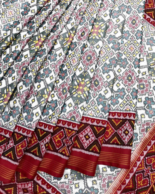 Red & White Navratan Patola Saree - SindhoiPatolaArt