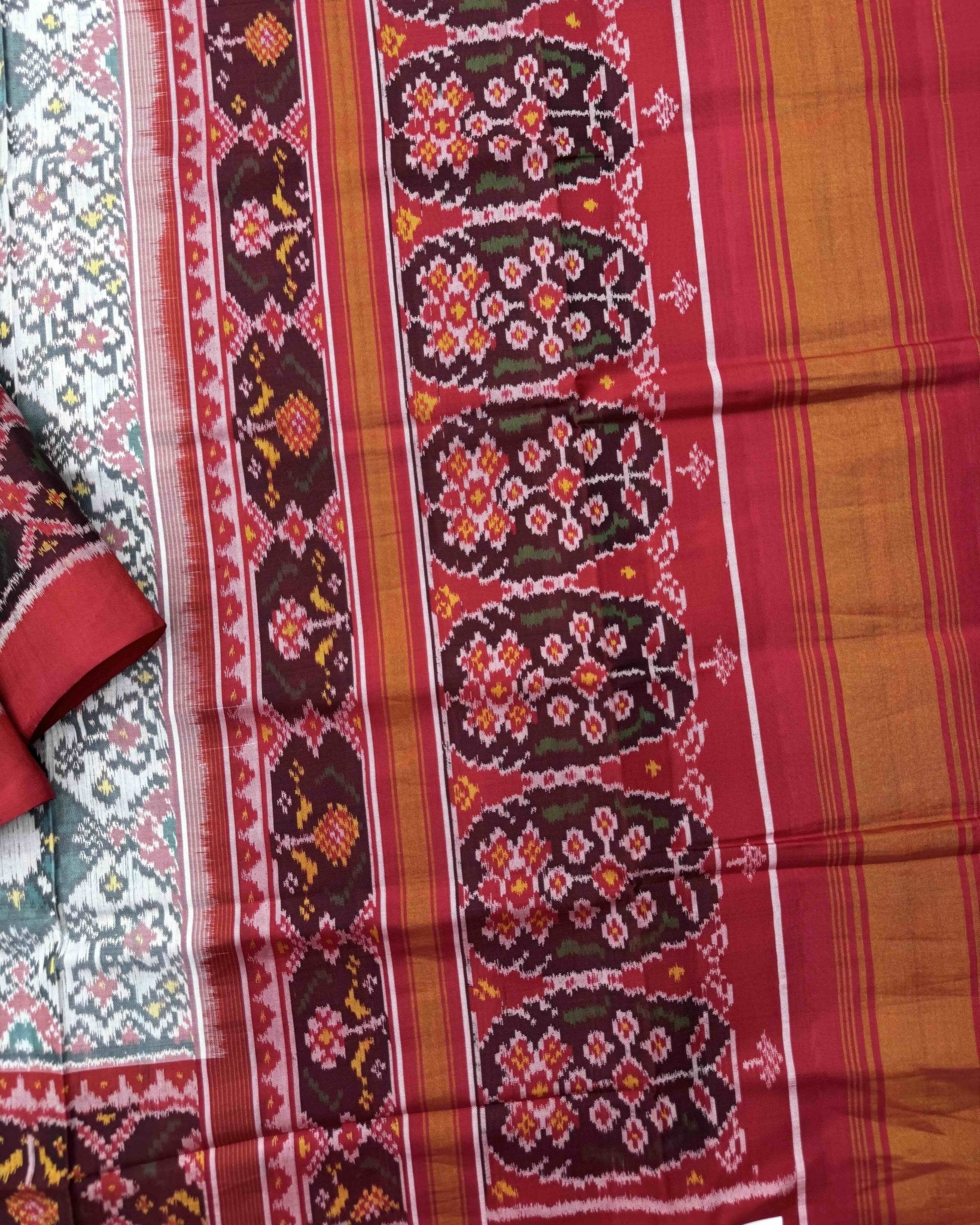 Red & White Navratan Semi Double Ikat Patola Saree - SindhoiPatolaArt