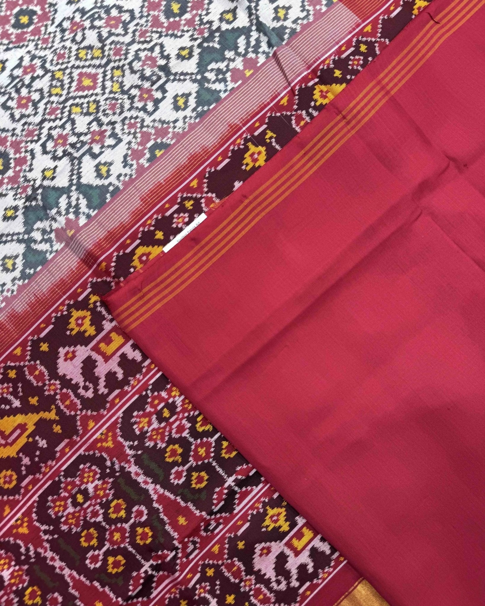 Red & White Navratan Semi Double Ikat Patola Saree - SindhoiPatolaArt