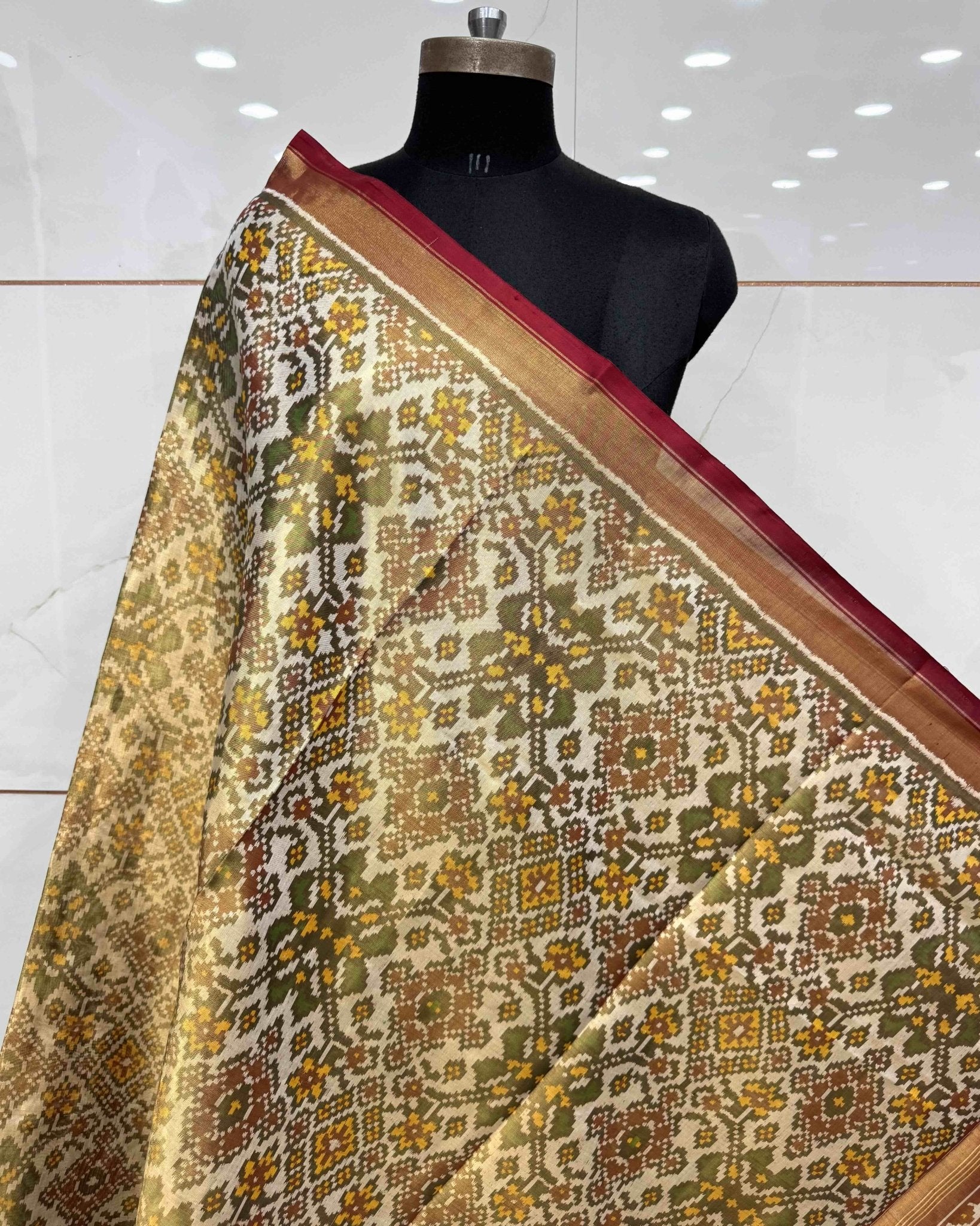 Red & White Navratan Tissue Patola Dupatta - SindhoiPatolaArt