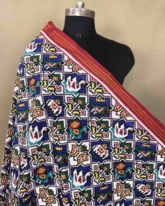 Red & White Small Narikunj Patola Dupatta - SindhoiPatolaArt