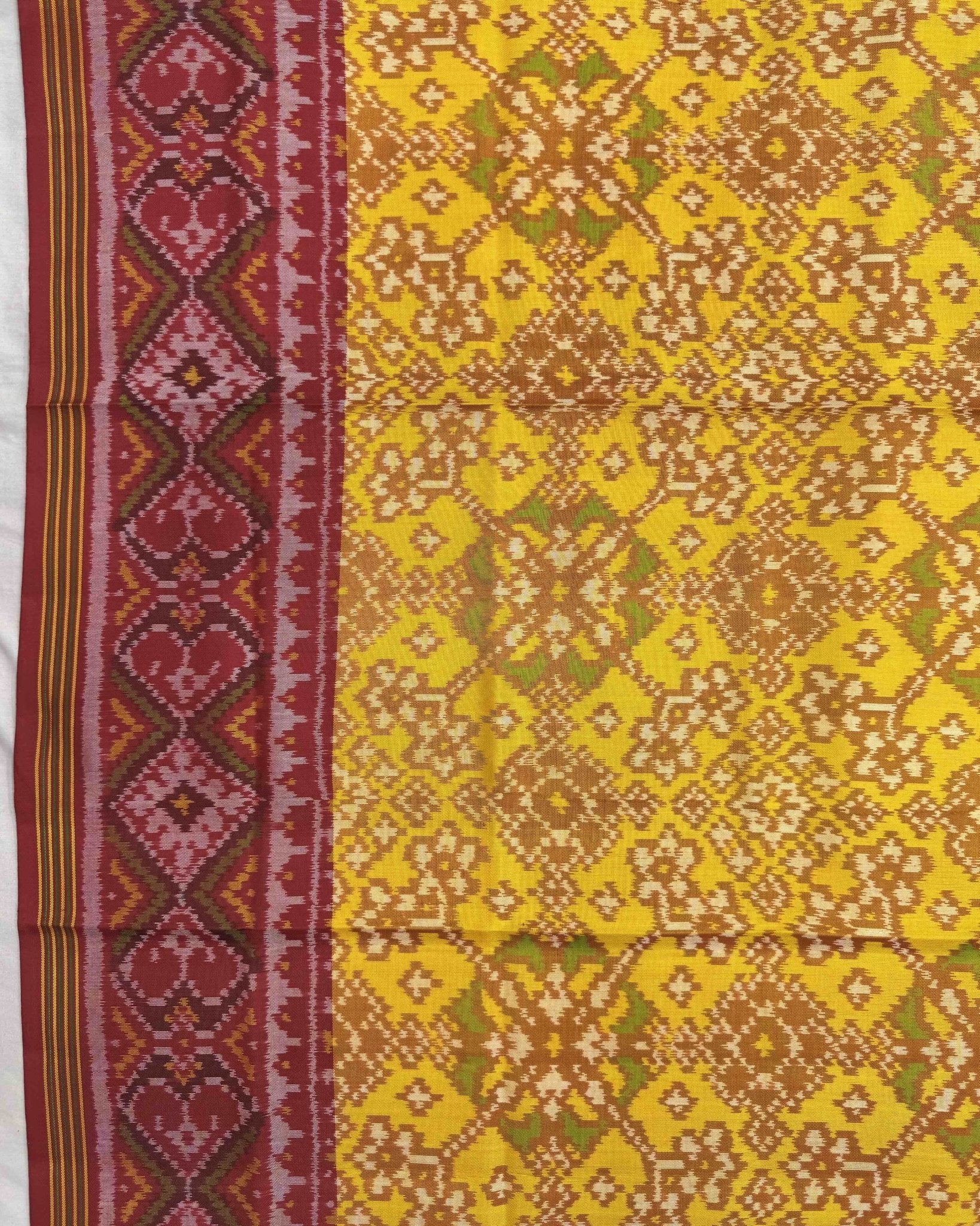 Red & Yellow Navratan Patola Dupatta - SindhoiPatolaArt