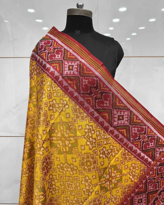 Red & Yellow Navratan Patola Dupatta - SindhoiPatolaArt