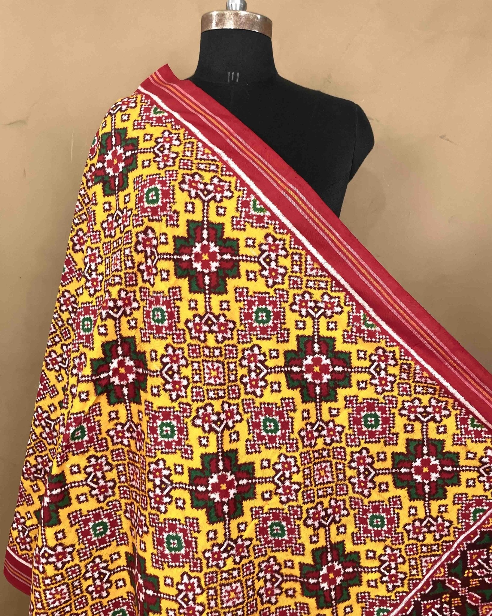 Red & Yellow Navratan Patola Dupatta - SindhoiPatolaArt