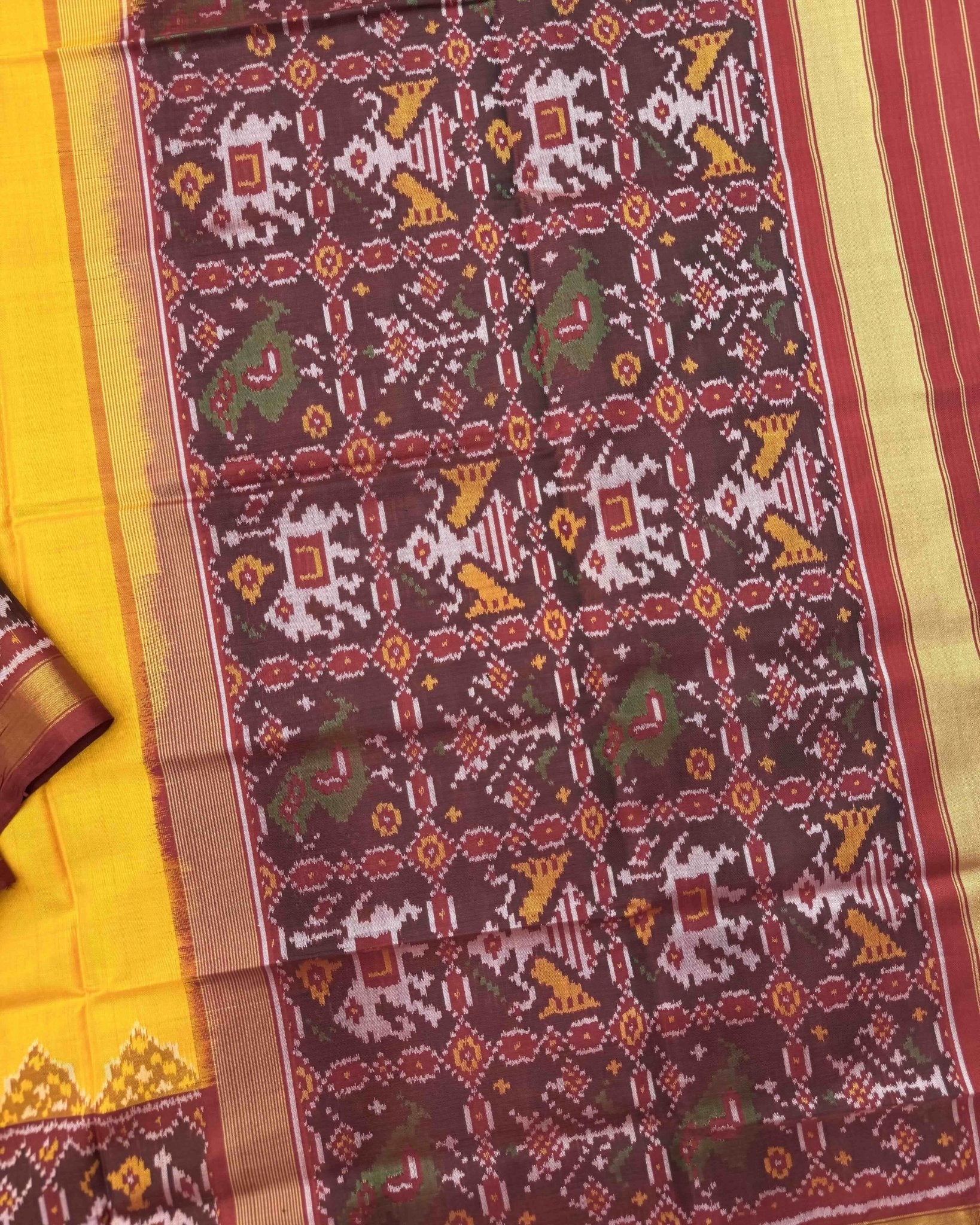 Red & Yellow with Small Scut Border Plain Patola Saree - SindhoiPatolaArt