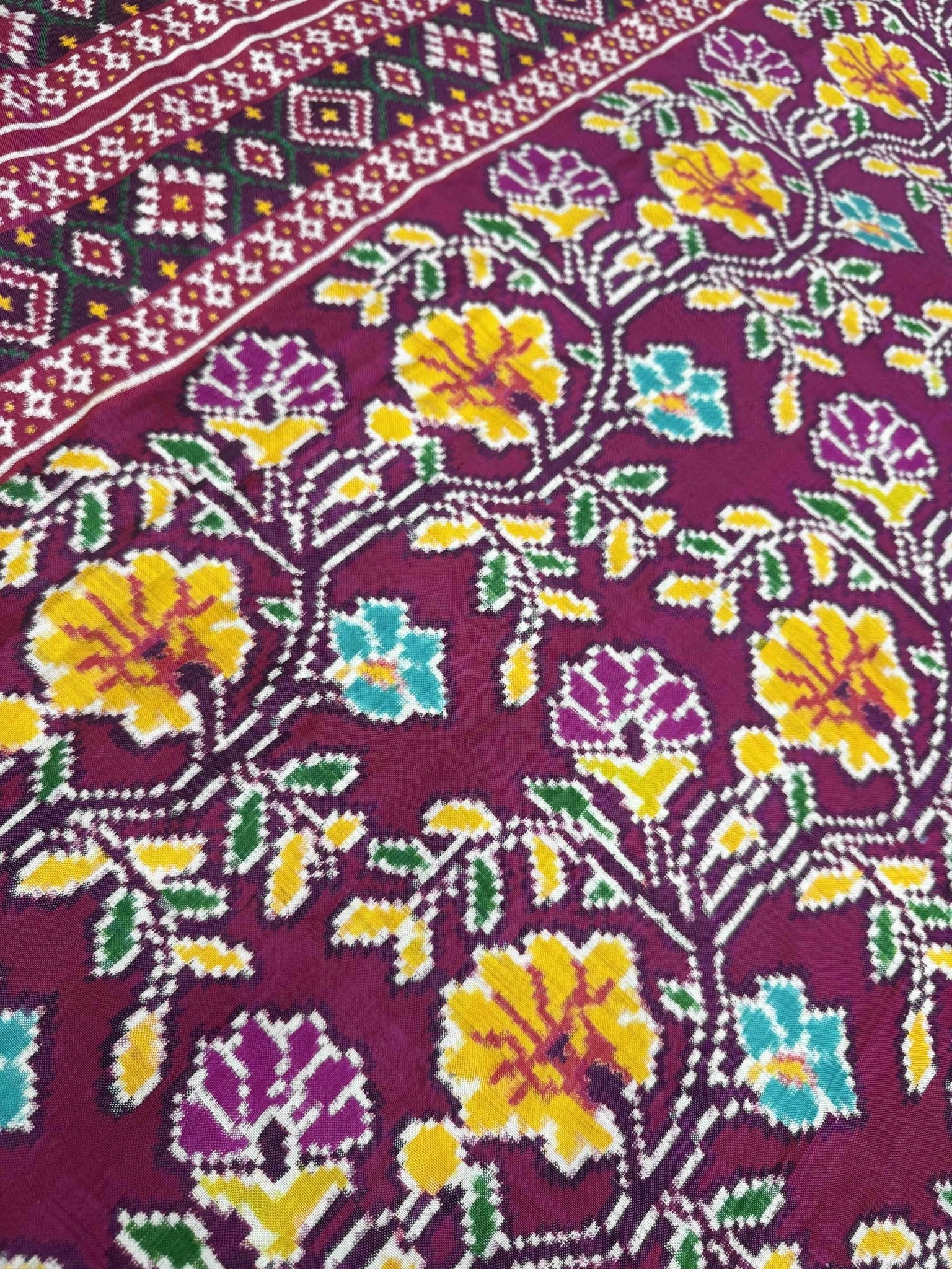 Rose pink creaper Bhat Patan Patola - SindhoiPatolaArt
