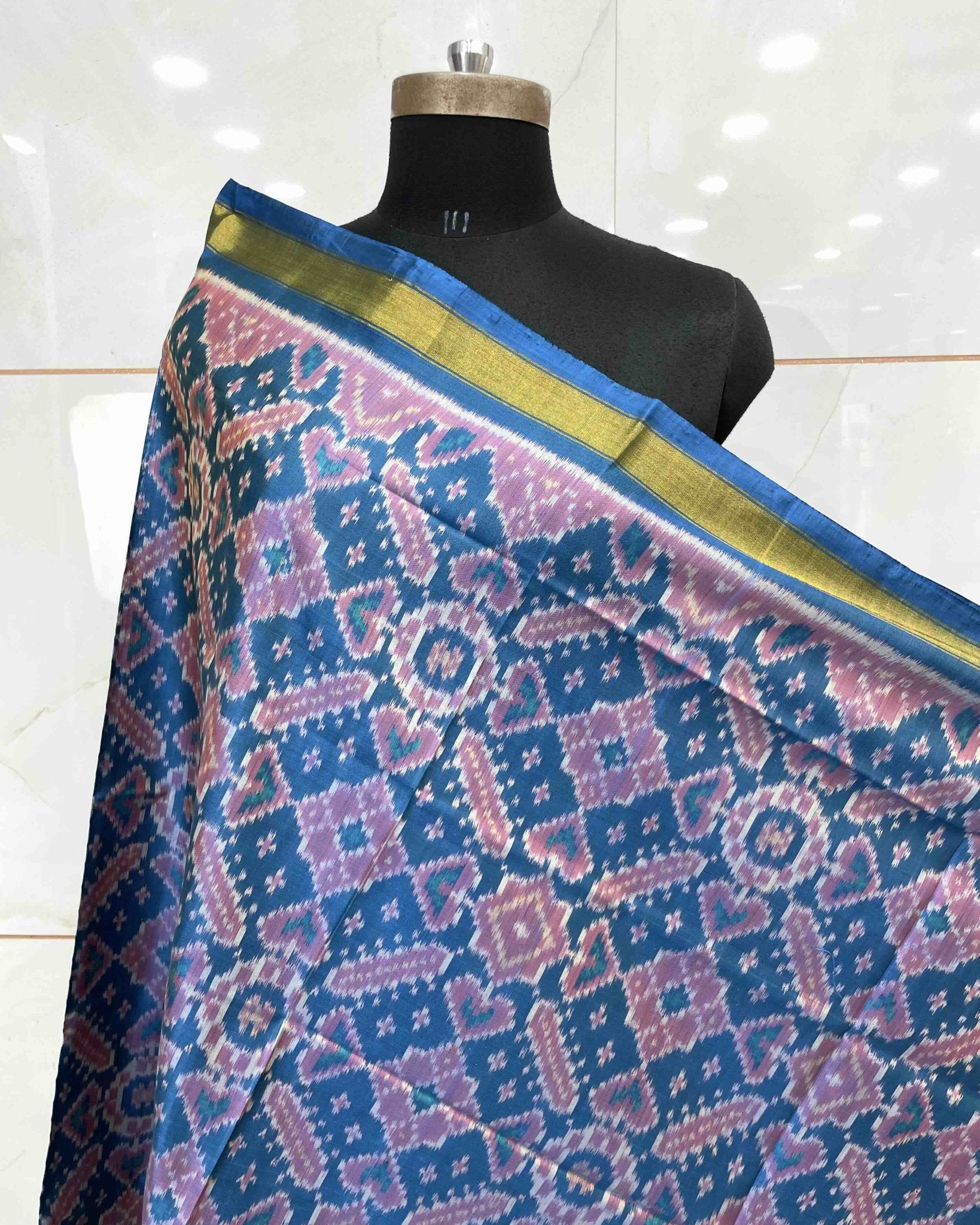 Sky Blue Manekchowk Patola Dupatta - SindhoiPatolaArt