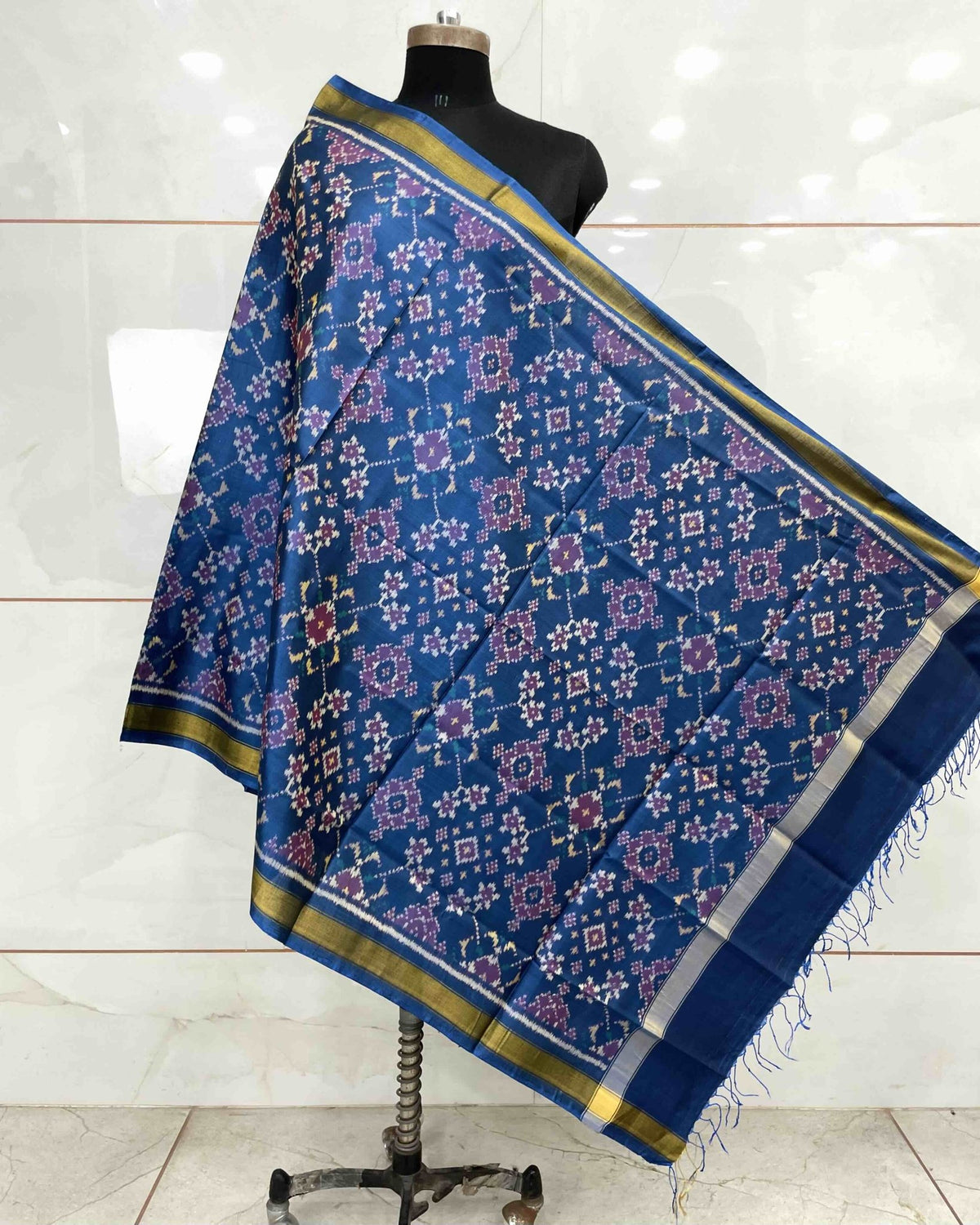 Sky Blue Navratan Patola Dupatta - SindhoiPatolaArt