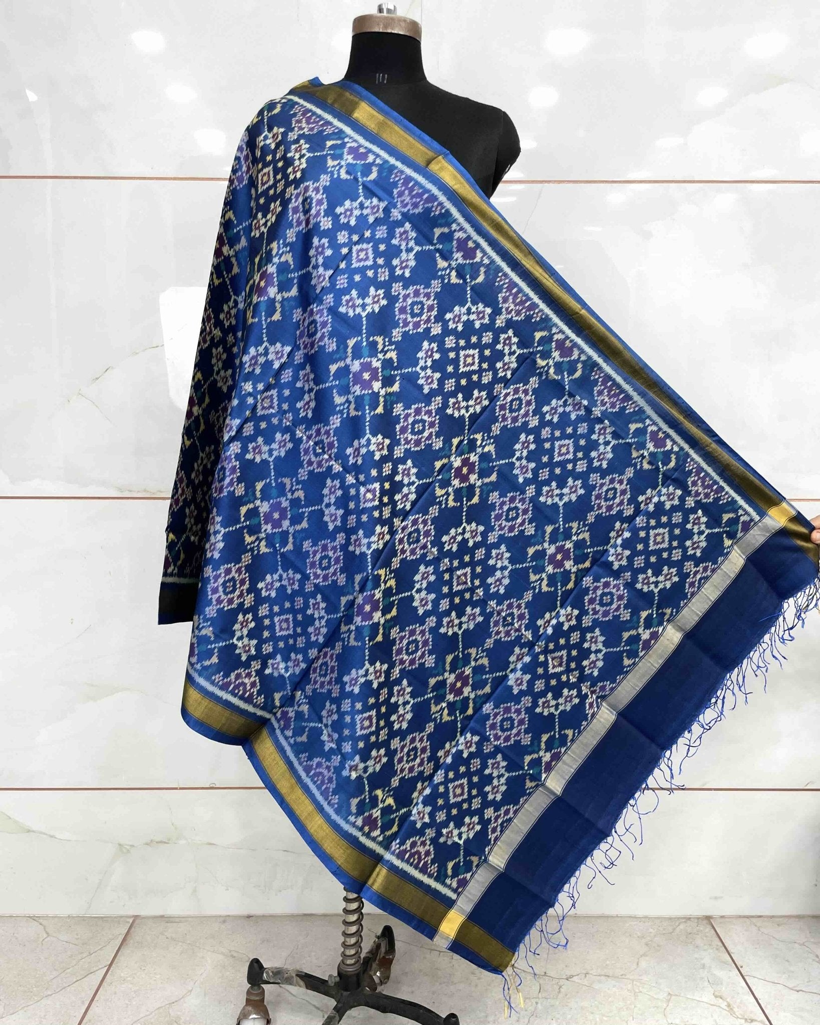 Sky Blue Navratan Patola Dupatta - SindhoiPatolaArt
