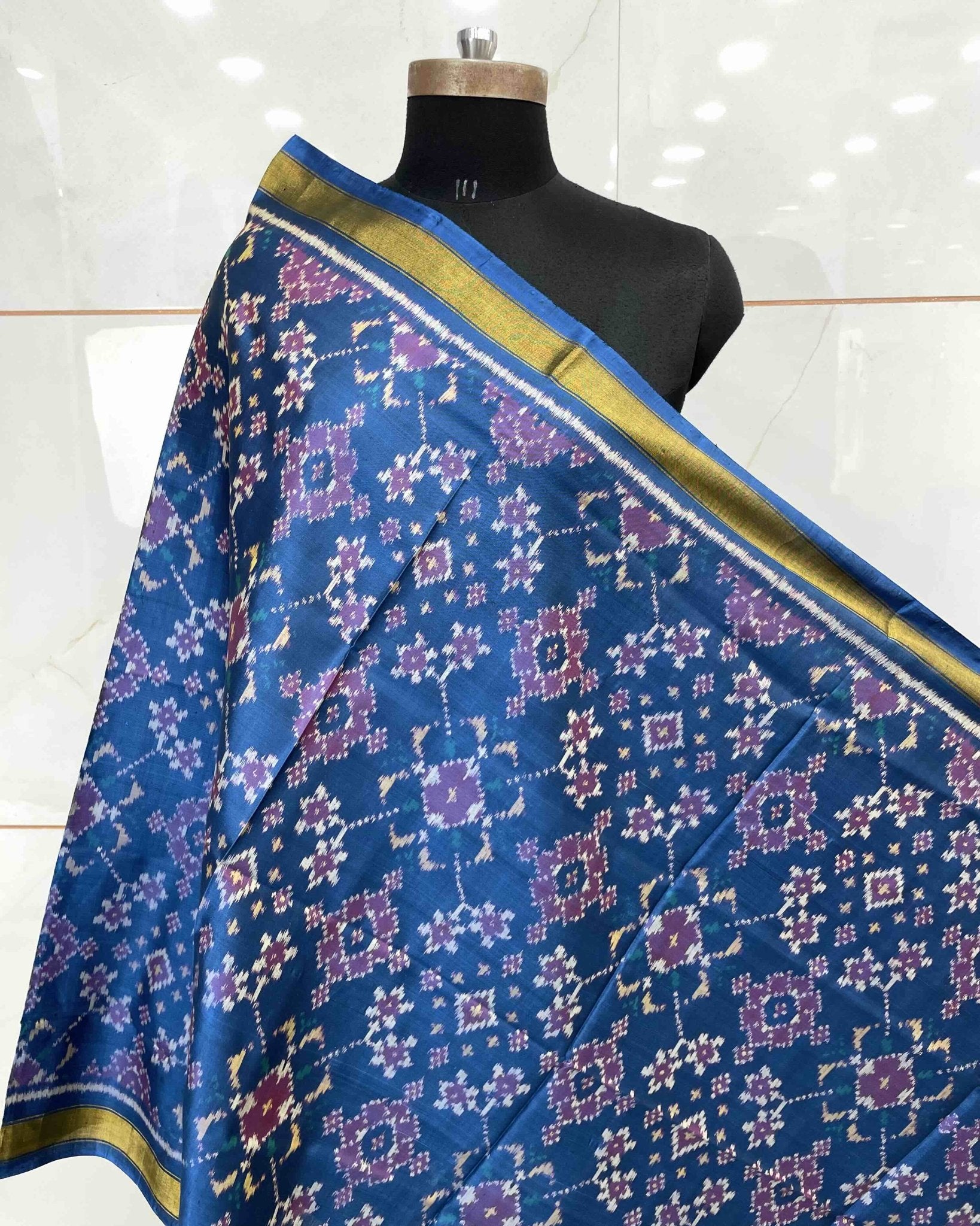 Sky Blue Navratan Patola Dupatta - SindhoiPatolaArt