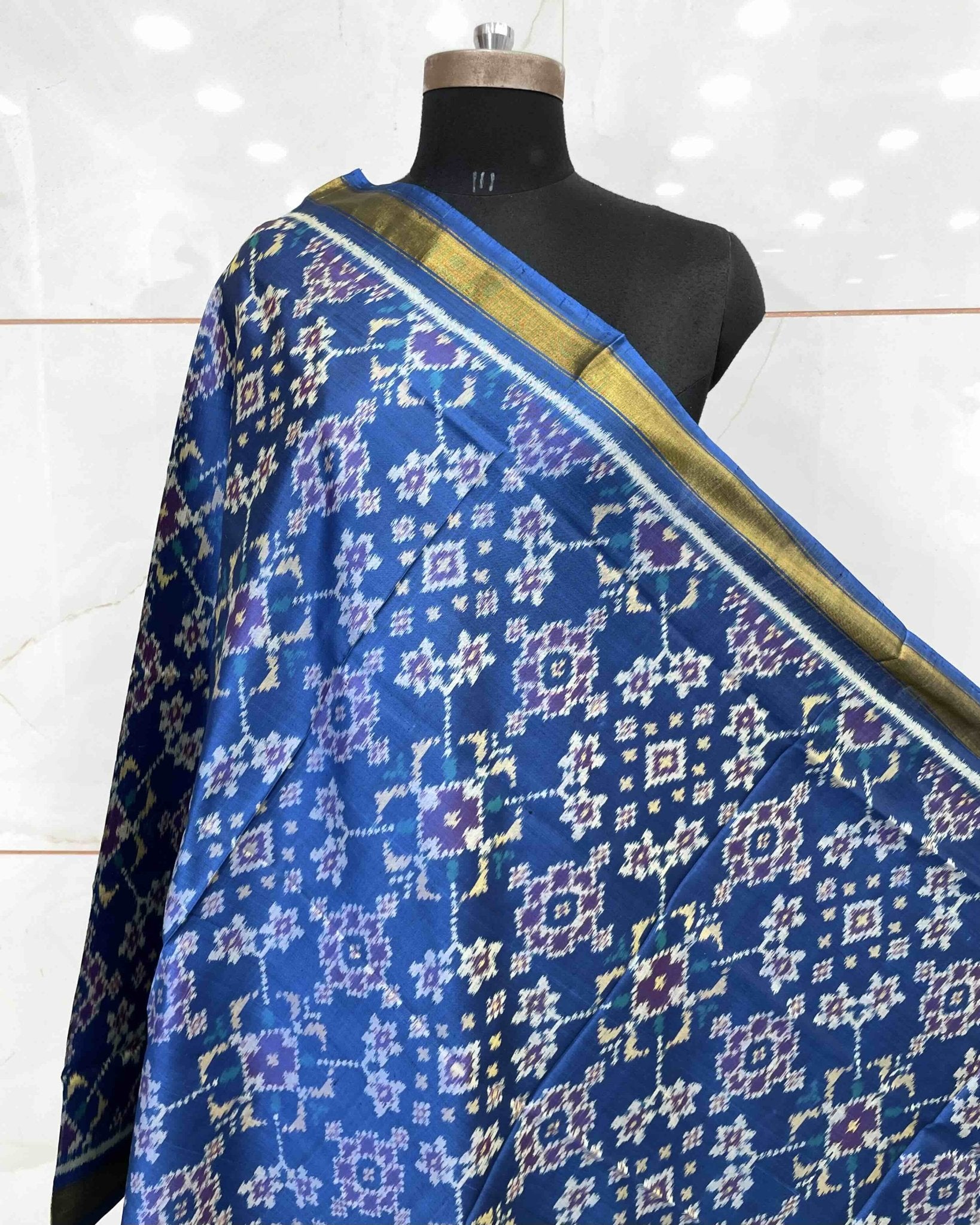 Sky Blue Navratan Patola Dupatta - SindhoiPatolaArt