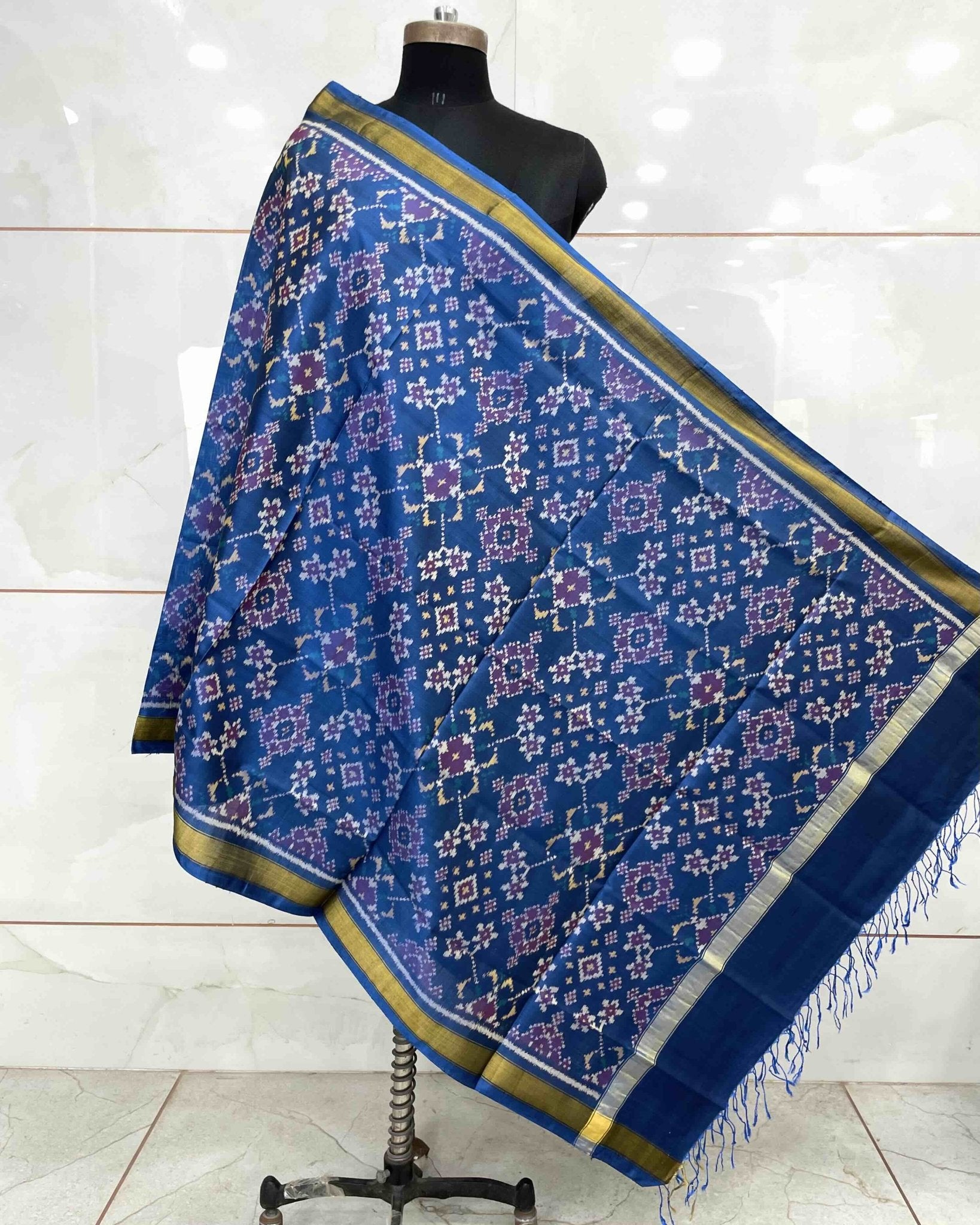 Sky Blue Navratan Patola Dupatta - SindhoiPatolaArt