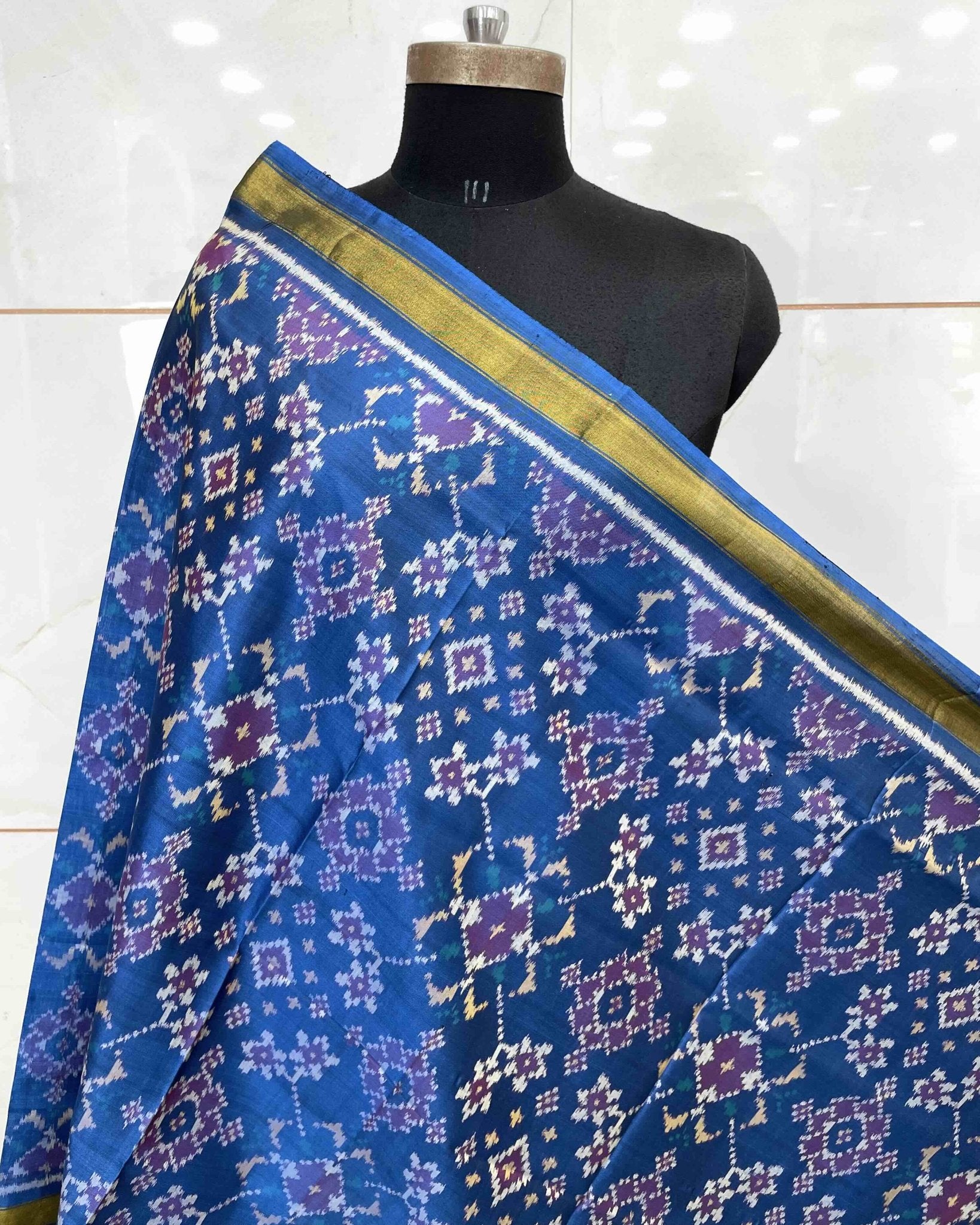Sky Blue Navratan Patola Dupatta - SindhoiPatolaArt