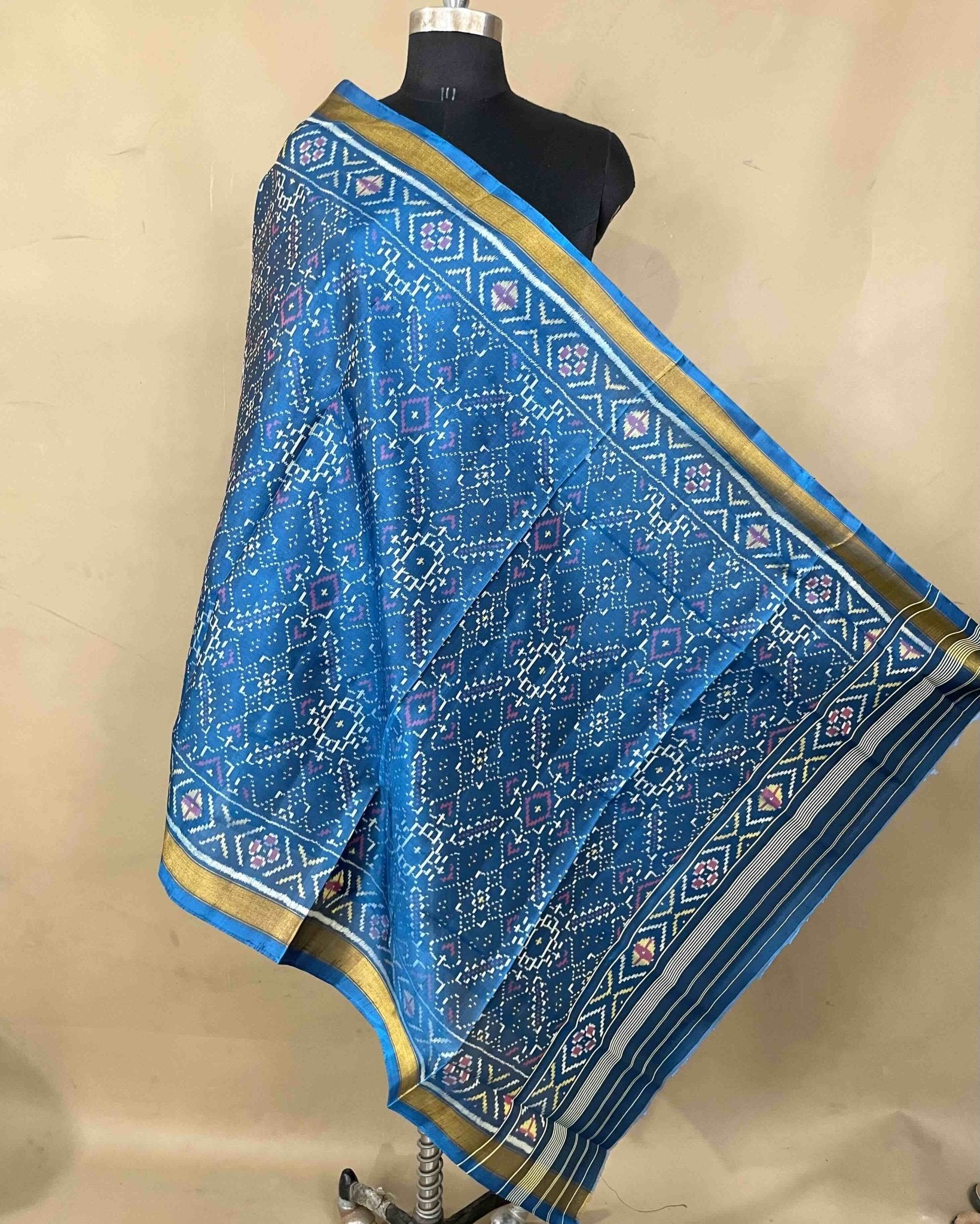 Turquoise Blue Manekchowk Patola Dupatta - SindhoiPatolaArt
