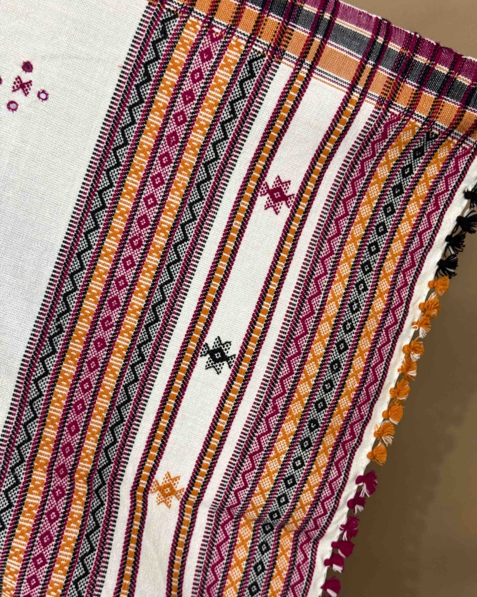 White Chomukh Mirror Kutchi Woolen Shawl - SindhoiPatolaArt
