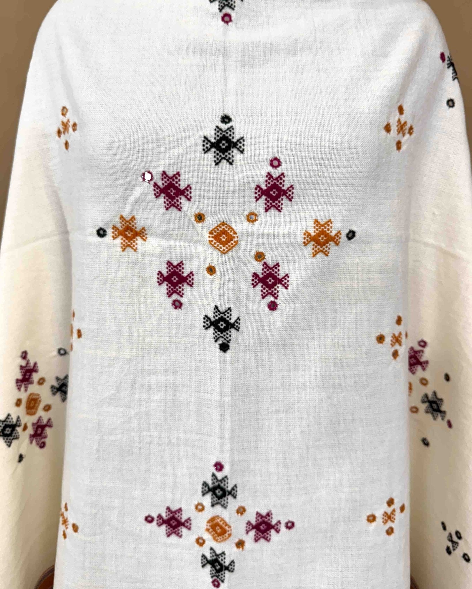 White Chomukh Mirror Kutchi Woolen Shawl - SindhoiPatolaArt
