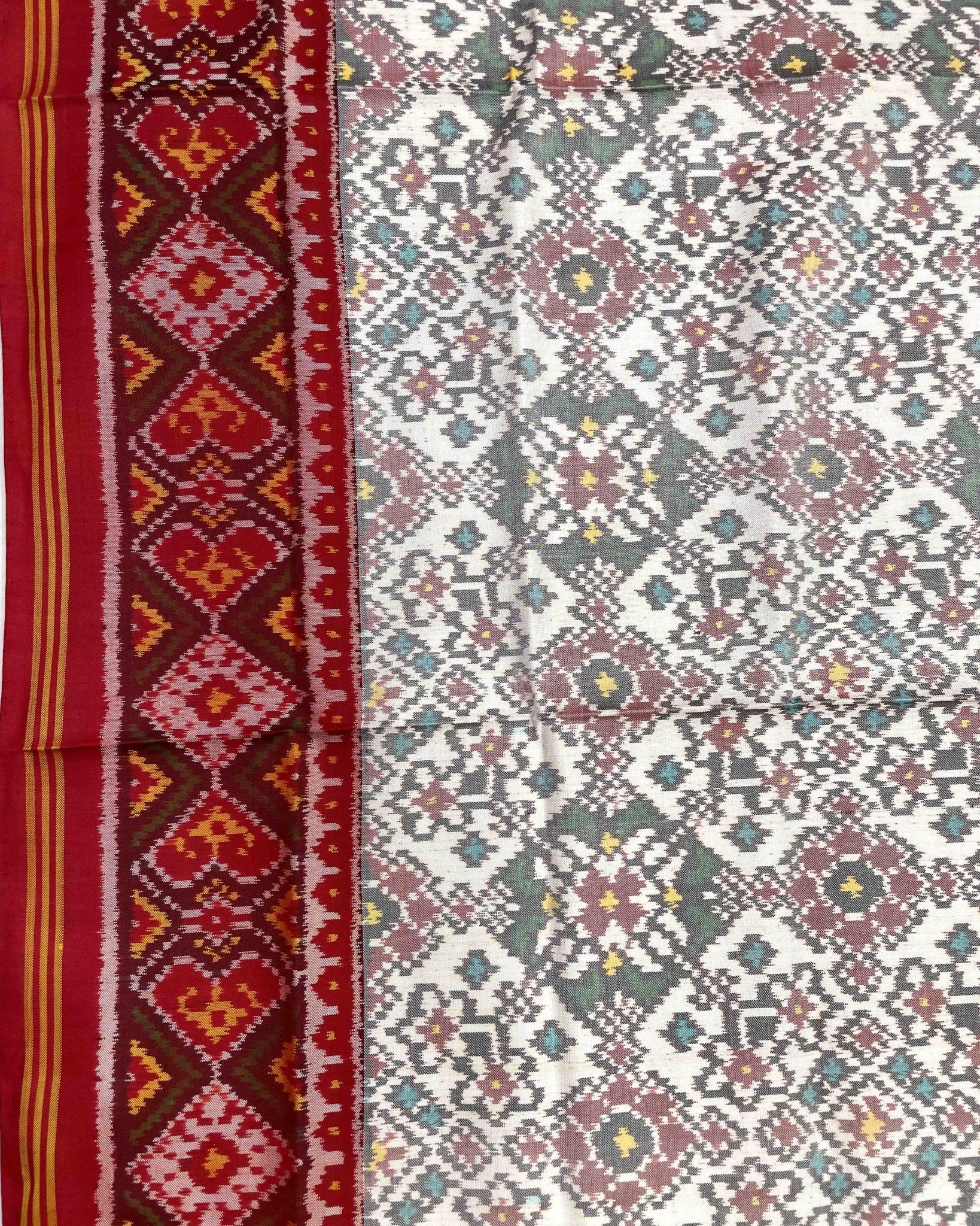 White Ganga Jamuna Navratan Designer Patola Saree - SindhoiPatolaArt