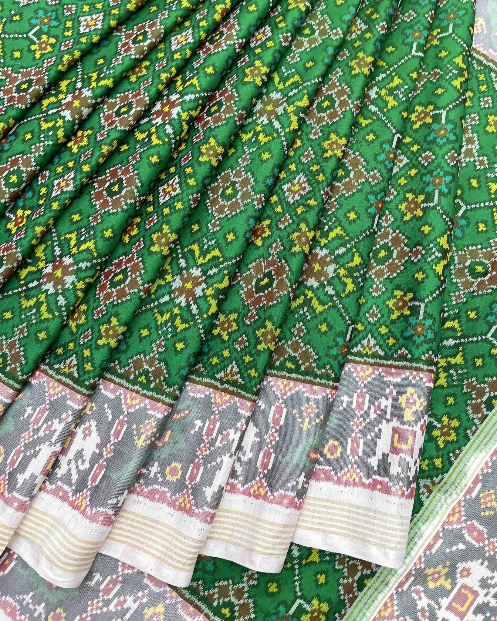 White & Green Navratan Patola Saree - SindhoiPatolaArt