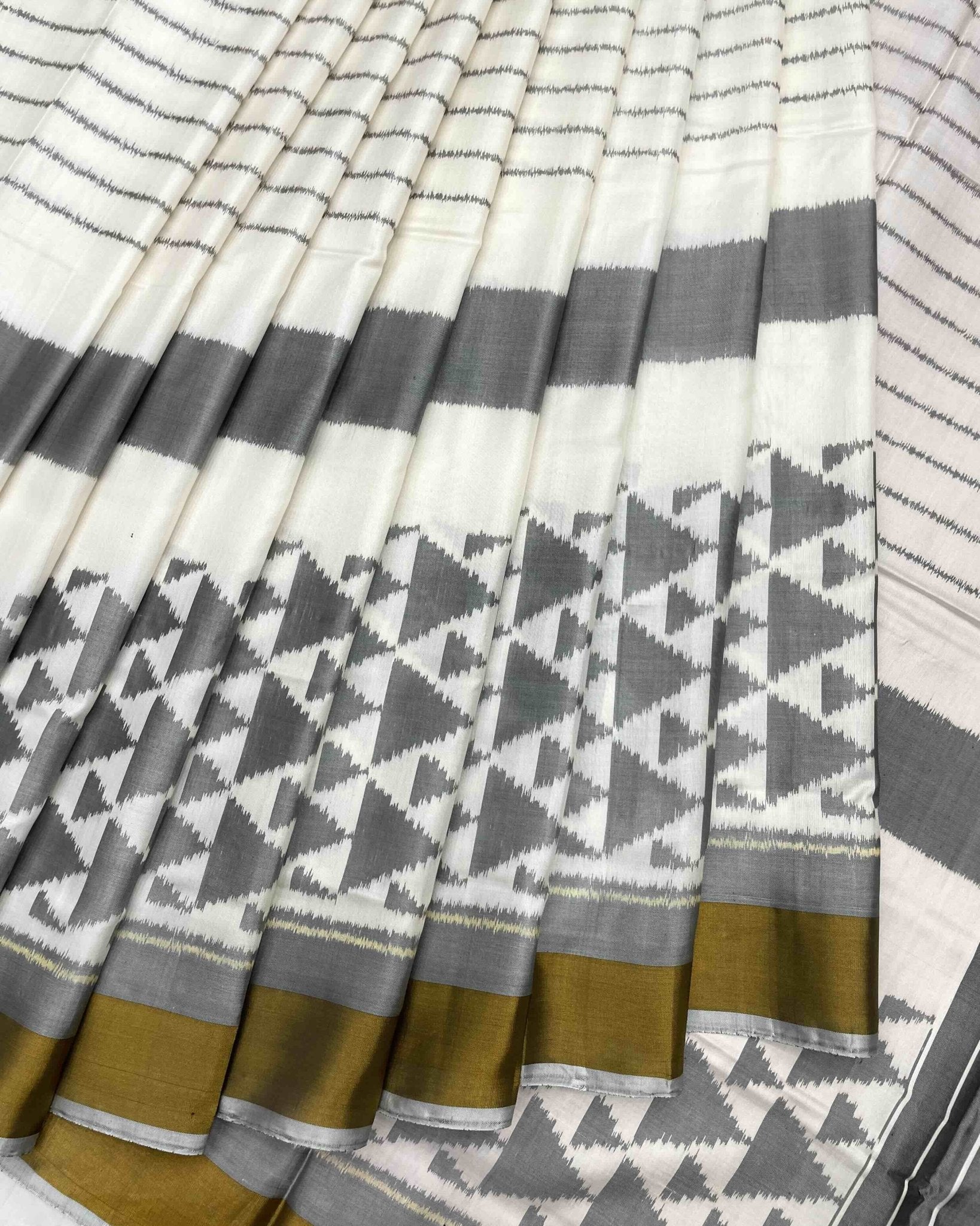 White & Grey Fancy Design with Scut Border Patola Saree - SindhoiPatolaArt