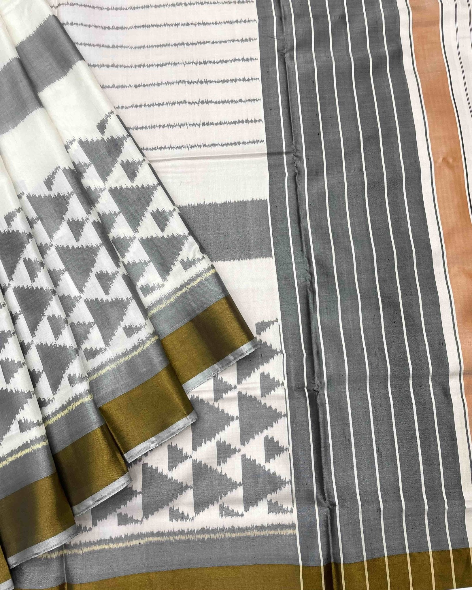 White & Grey Fancy Design with Scut Border Patola Saree - SindhoiPatolaArt