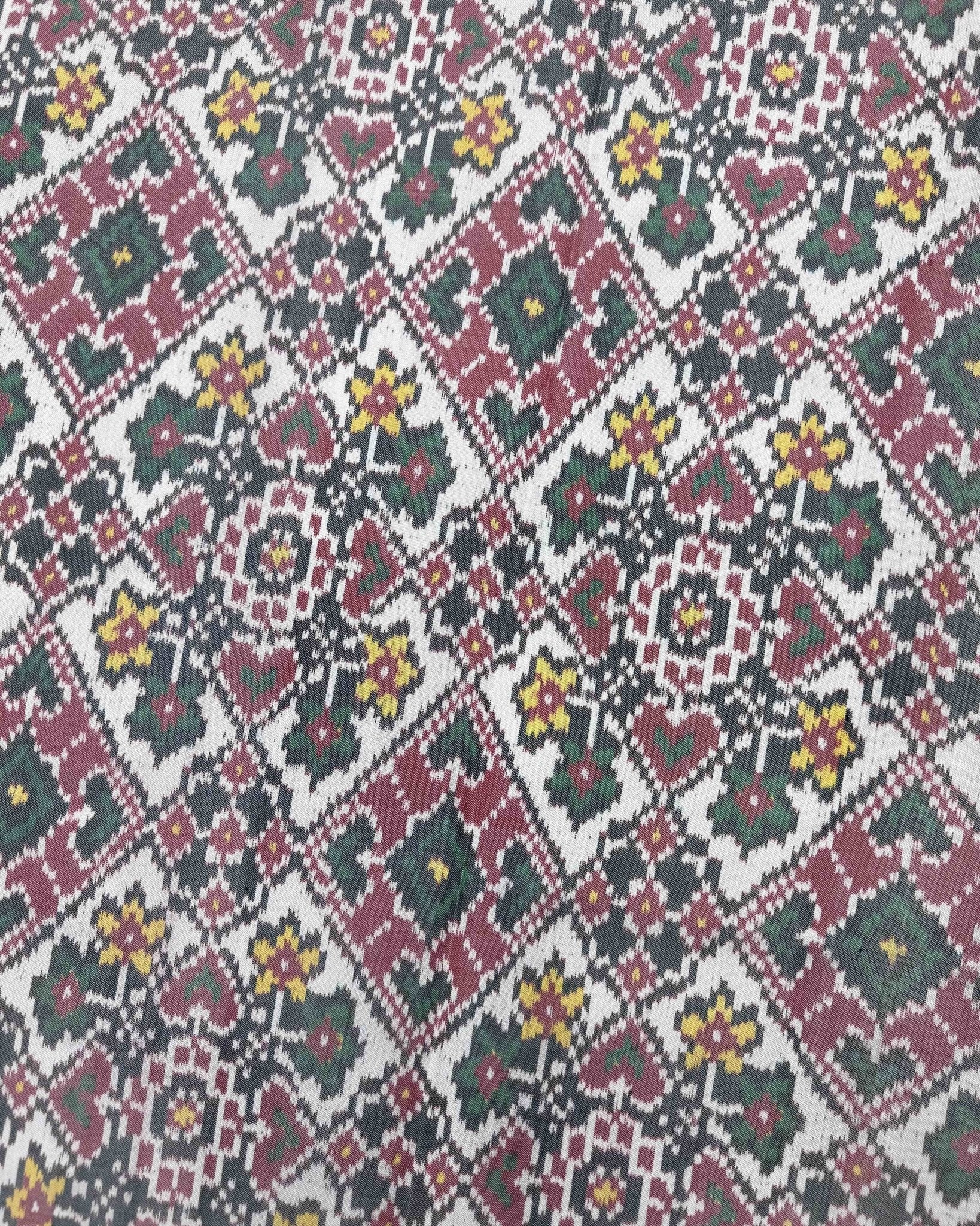 White Manekchowk Navratan Ganga Jamuna Semi Double Ikat Patola Saree - SindhoiPatolaArt