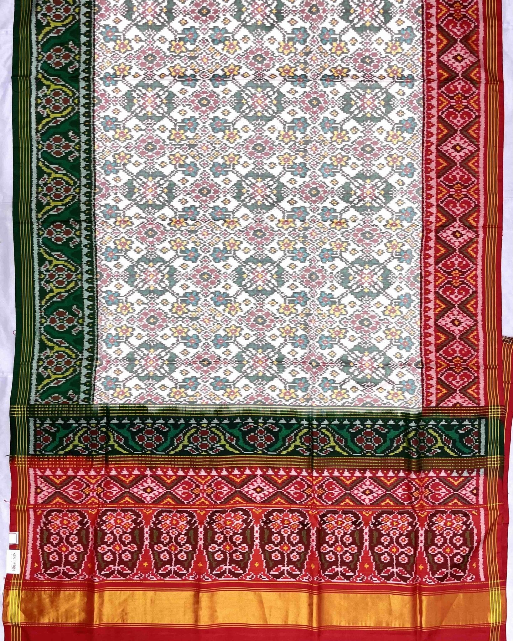 White Navratan Ganga Jamuna Patola Saree - SindhoiPatolaArt