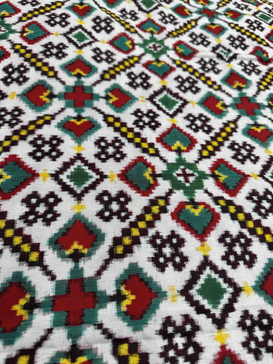 White Vhoragaji Patan Patola - SindhoiPatolaArt