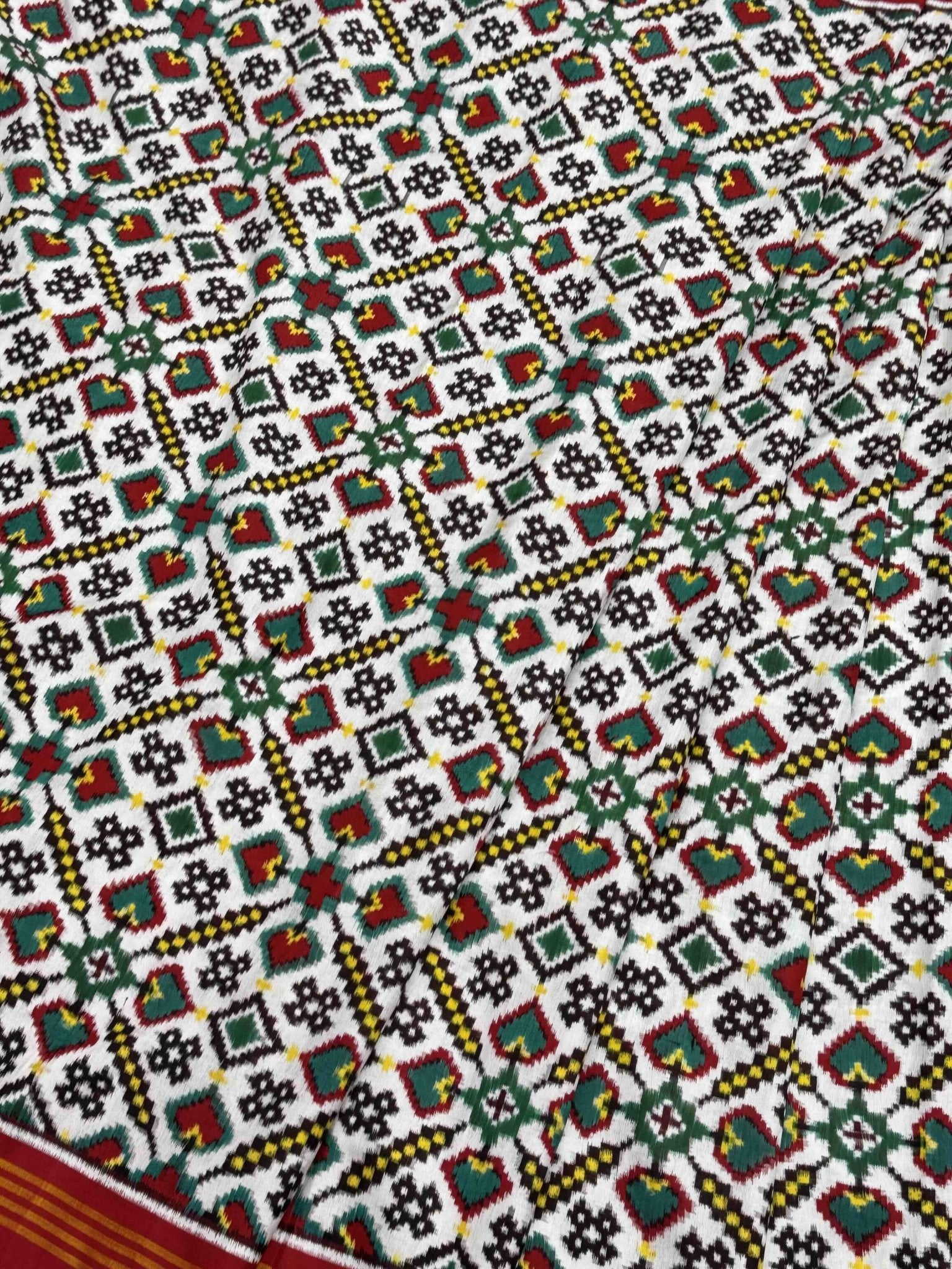 White Vhoragaji Patan Patola - SindhoiPatolaArt