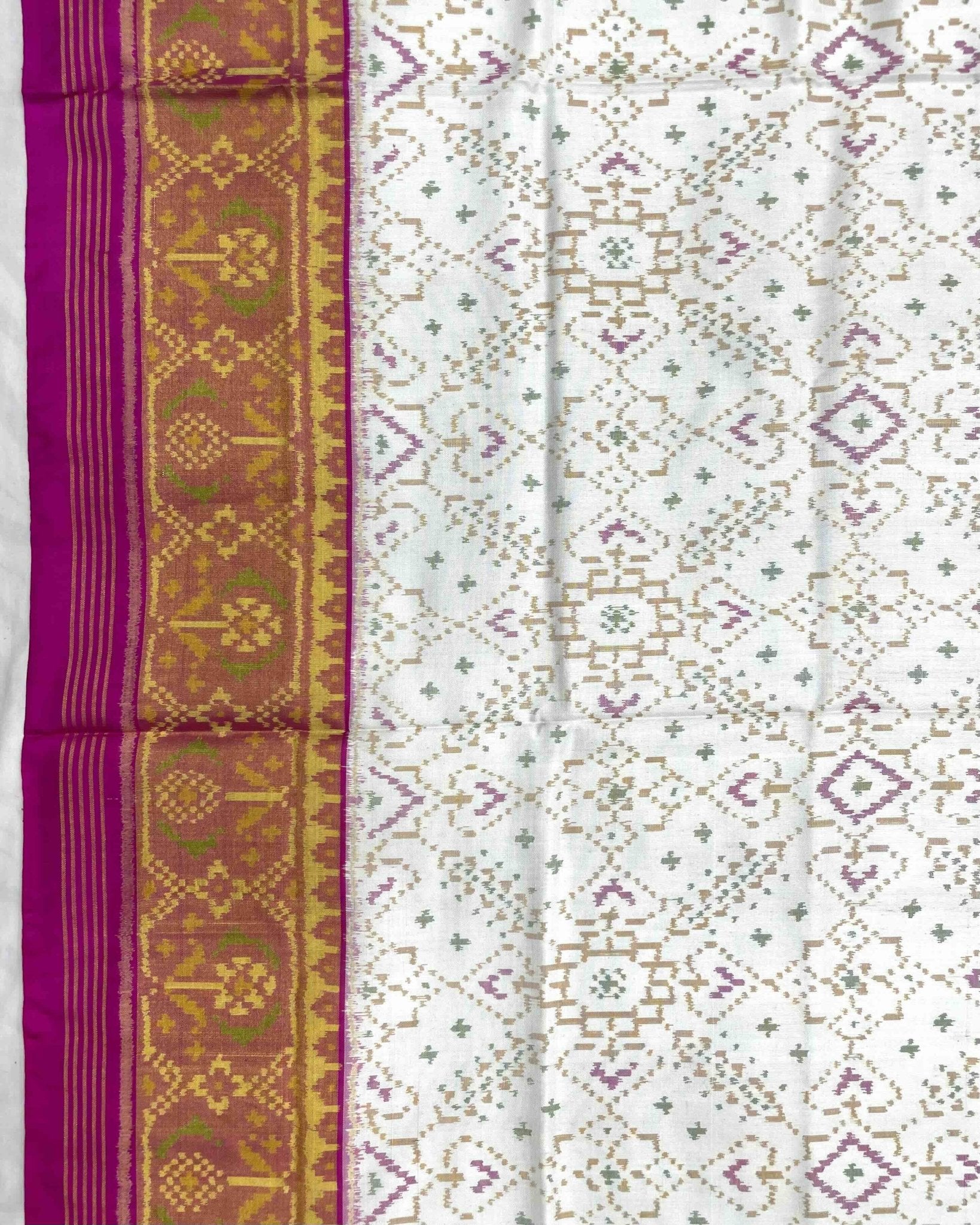 White & White Manekchowk Patola Saree - SindhoiPatolaArt