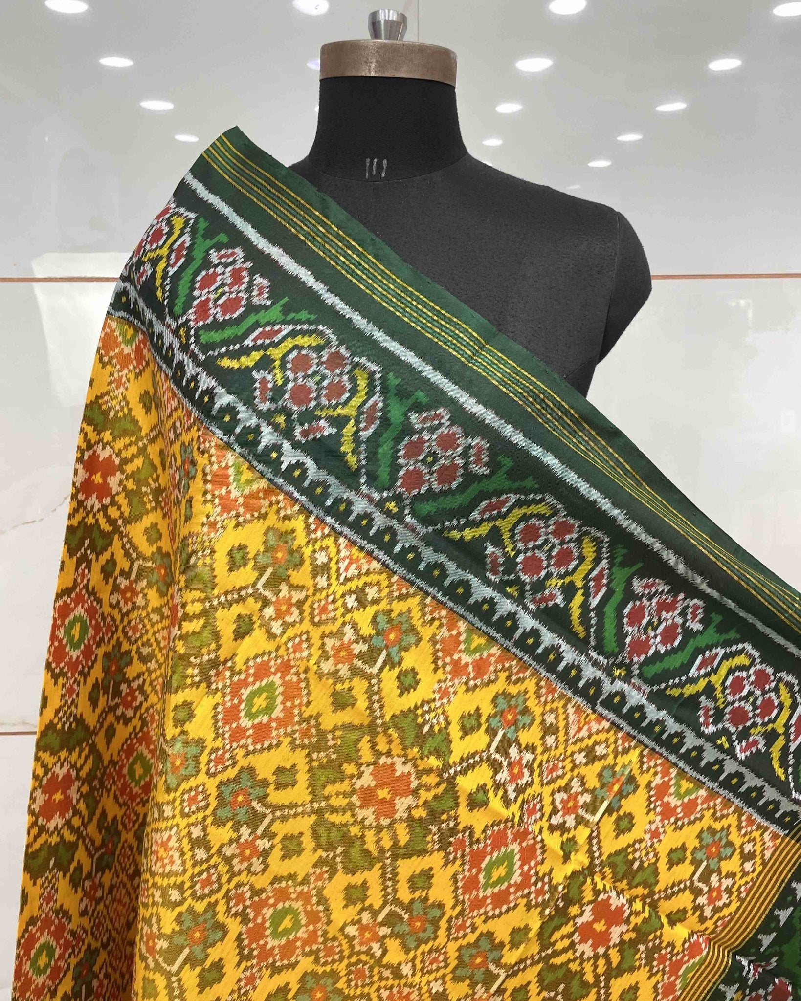 Yellow Ganga Jamuna Navratan Patola Dupatta - SindhoiPatolaArt