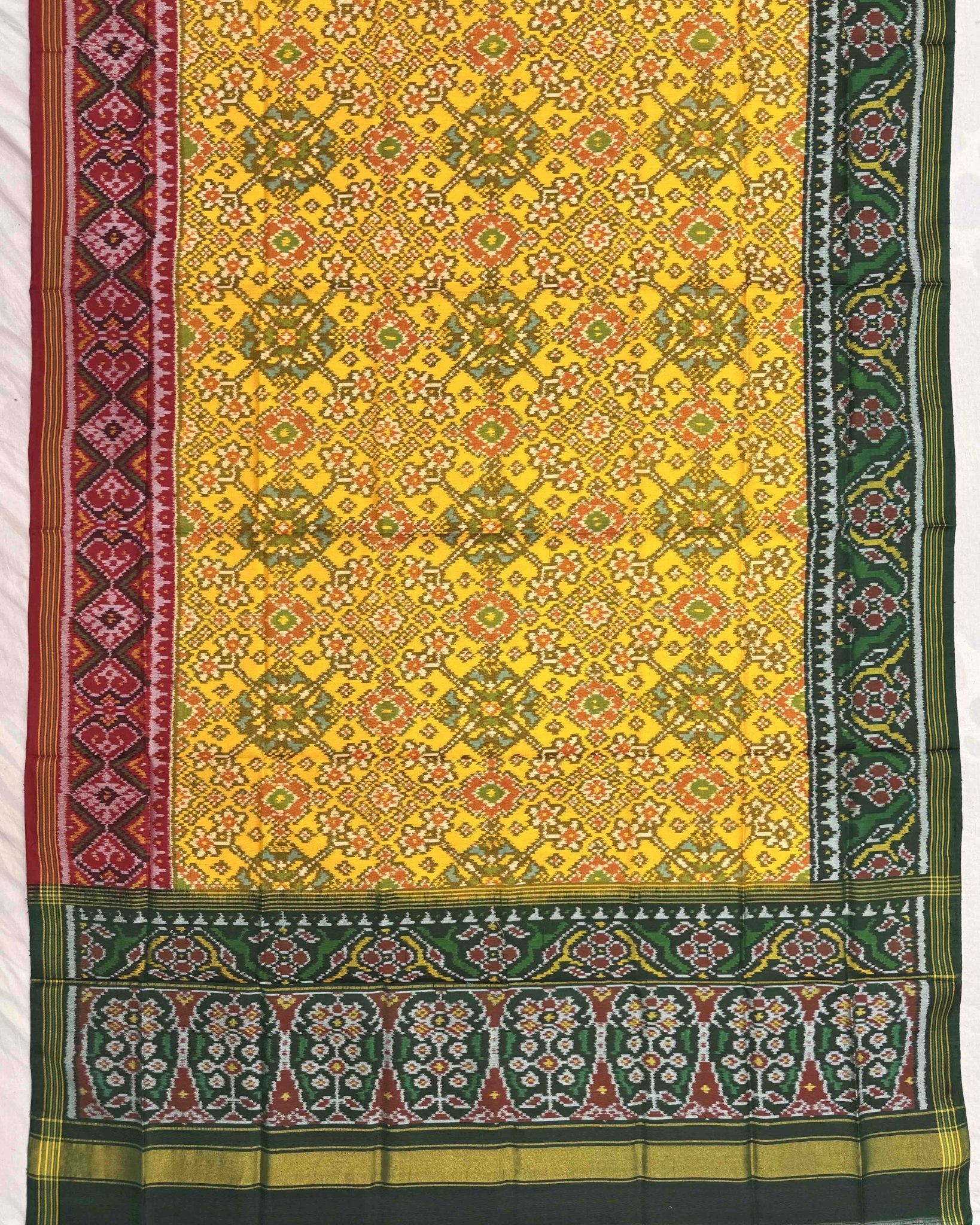 Yellow Ganga Jamuna Navratan Patola Dupatta - SindhoiPatolaArt