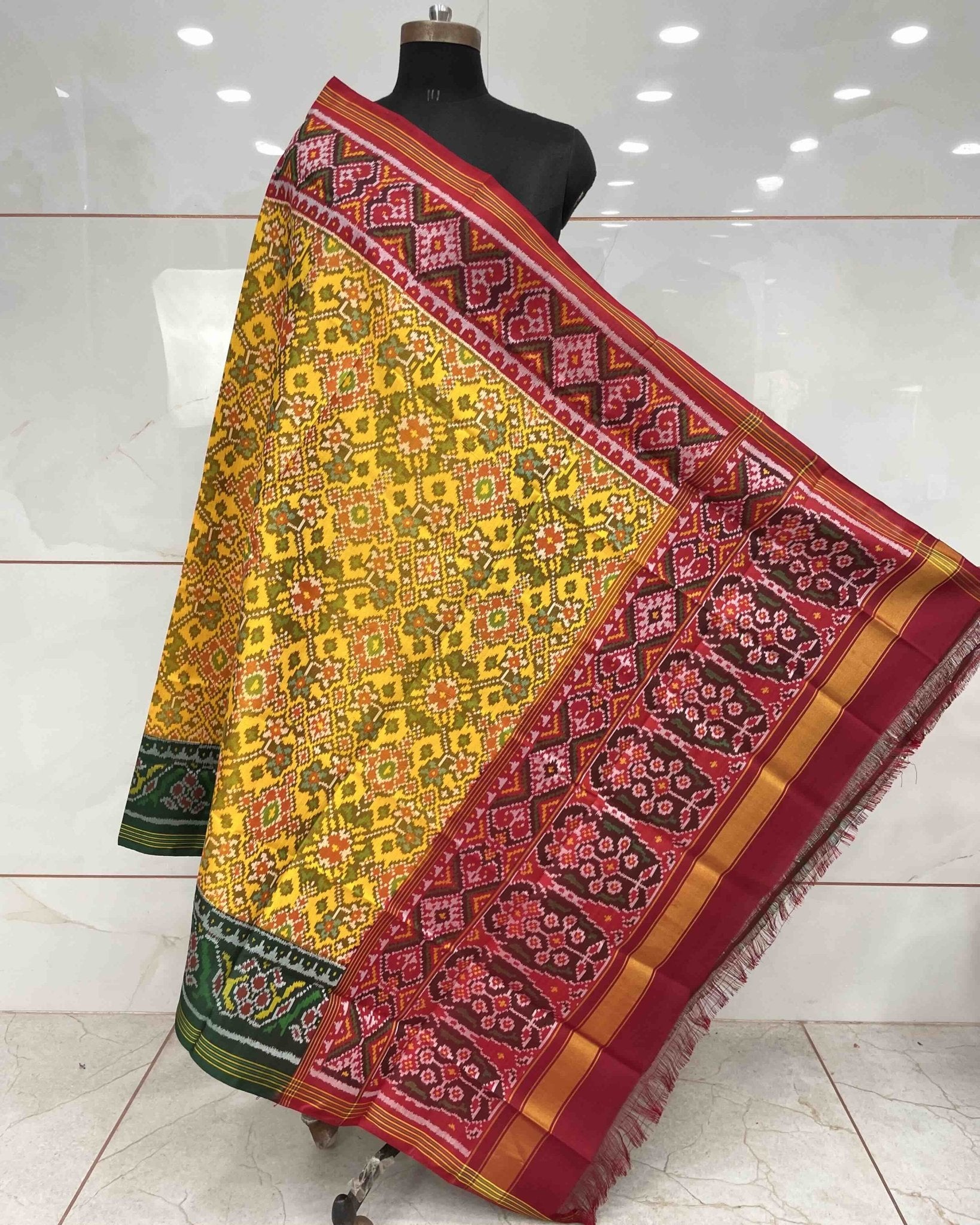 Yellow Ganga Jamuna Navratan Patola Dupatta - SindhoiPatolaArt