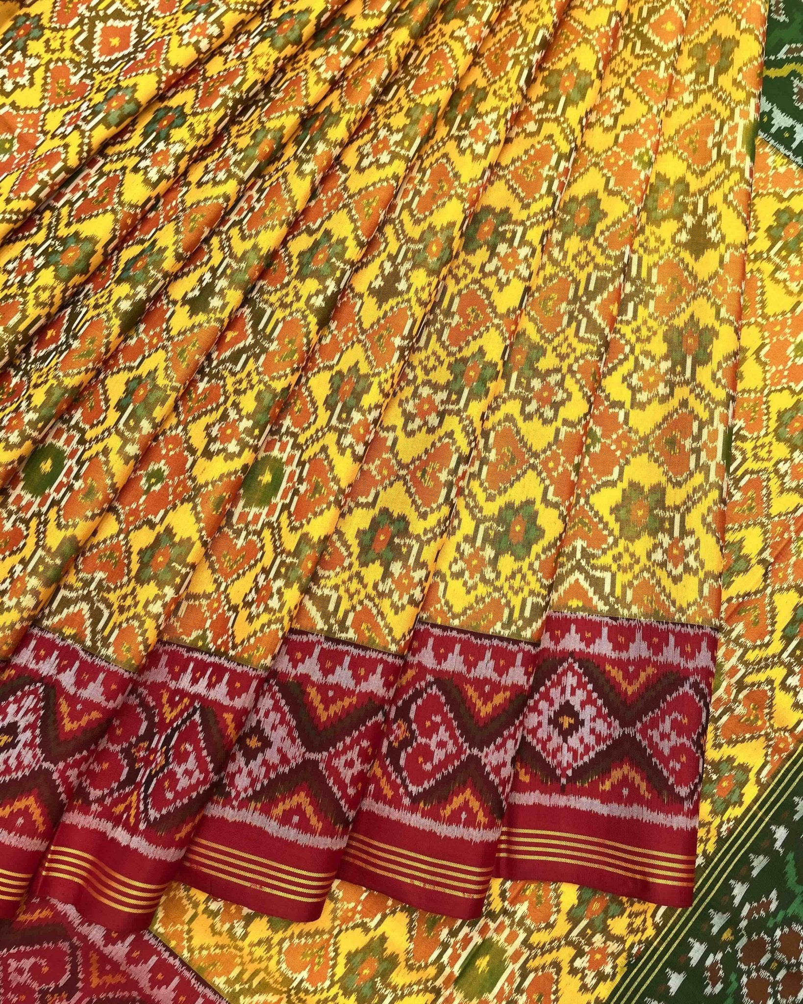 Yellow Ganga Jamuna Navratan Patola Saree - SindhoiPatolaArt