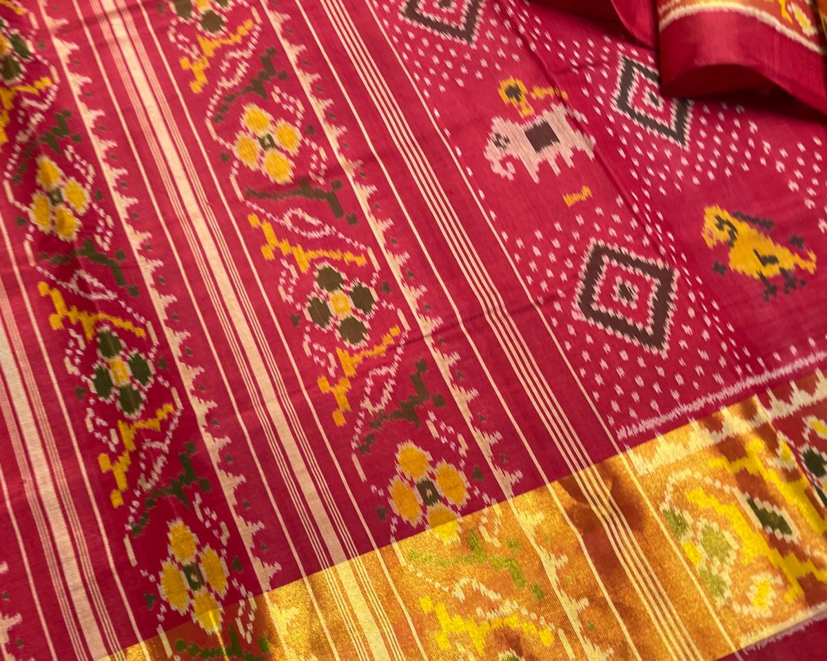 maroon single ikat patola saree with hathipopat design in fancy look - SindhoiPatolaArt