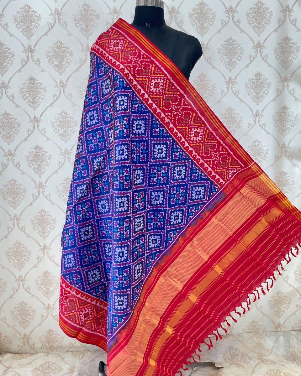 Red & Blue Panchanda Patola Dupatta - SindhoiPatolaArt