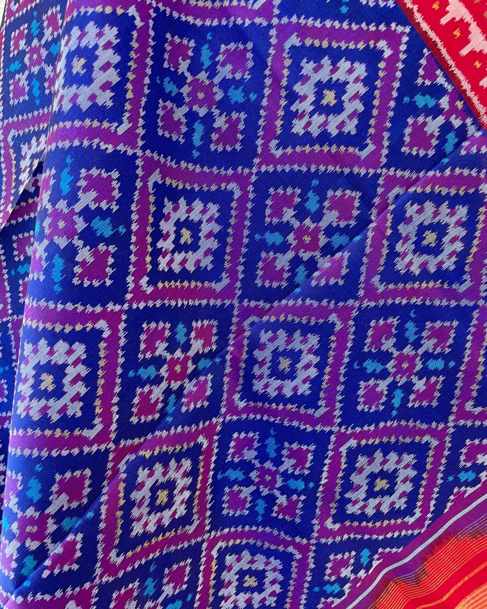 Red & Blue Panchanda Patola Dupatta - SindhoiPatolaArt