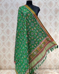 Green Chhabdi Patola Dupatta - SindhoiPatolaArt