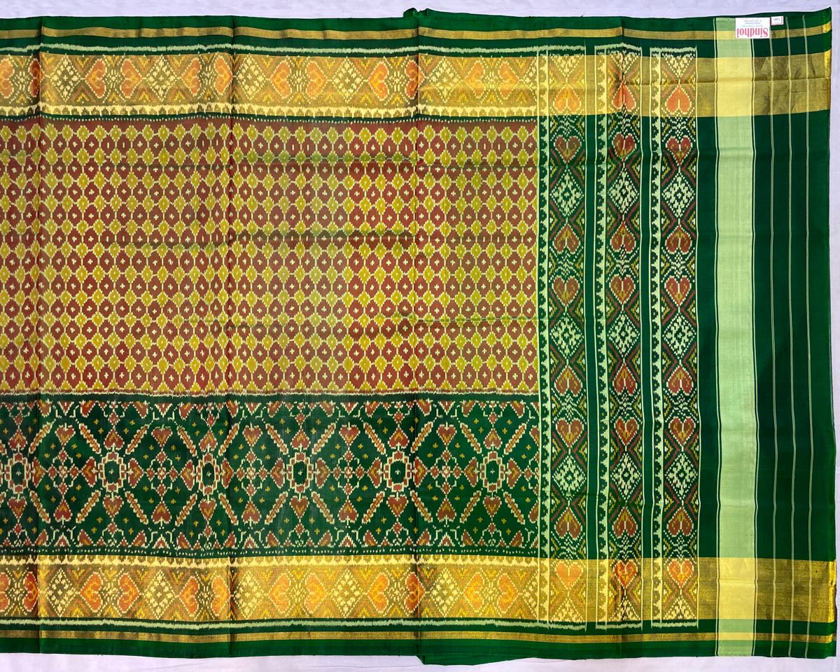 Green & Mustard Booty with Manekchowk Scut Border Patola Saree - SindhoiPatolaArt