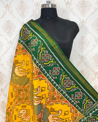 Green & Yellow Narikunj Chhabdi Patola Dupatta - SindhoiPatolaArt