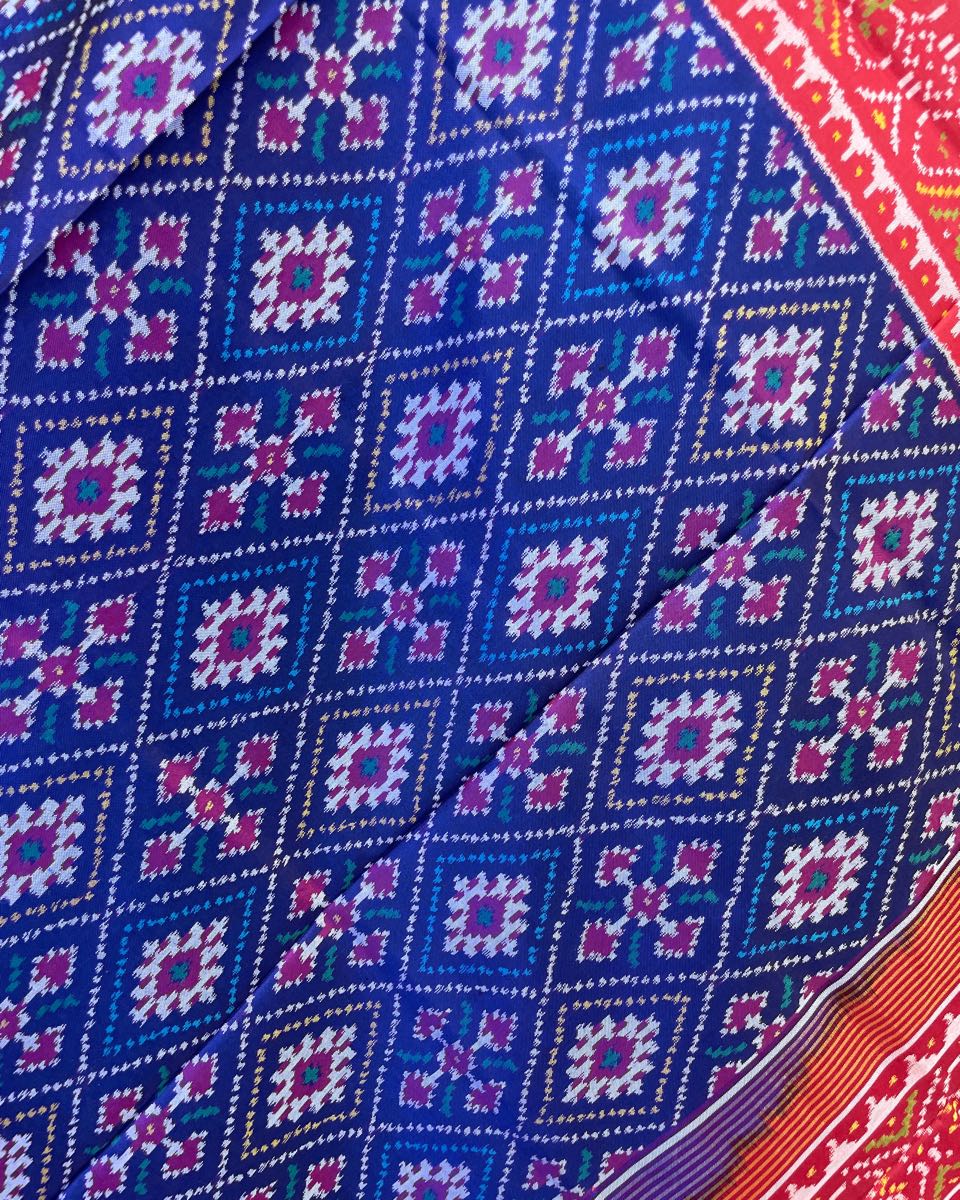 Red & Blue Panchanda Patola Dupatta - SindhoiPatolaArt