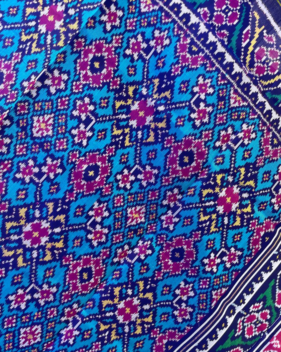 Navy & light Blue Navratan Patola Dupatta - SindhoiPatolaArt