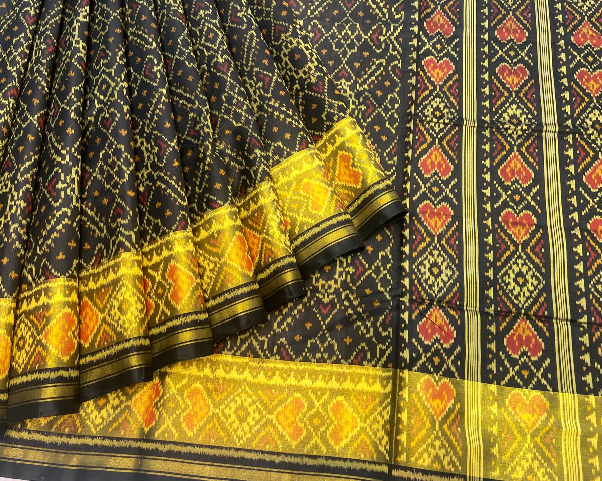 Black Manekchowk Patola Saree - SindhoiPatolaArt