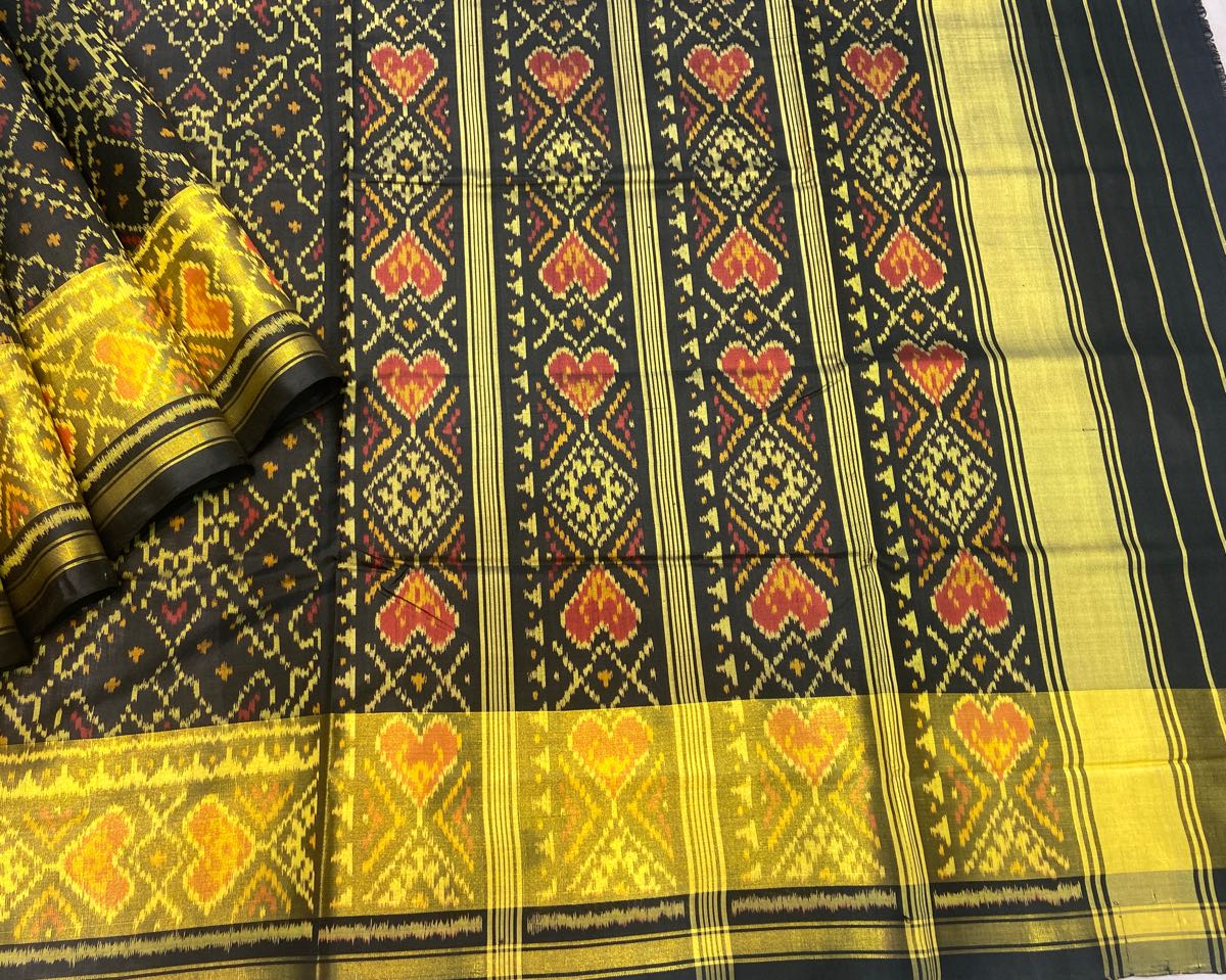 Black Manekchowk Patola Saree - SindhoiPatolaArt