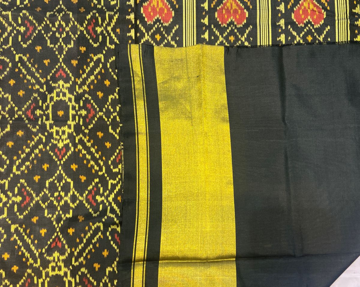 Black Manekchowk Patola Saree - SindhoiPatolaArt