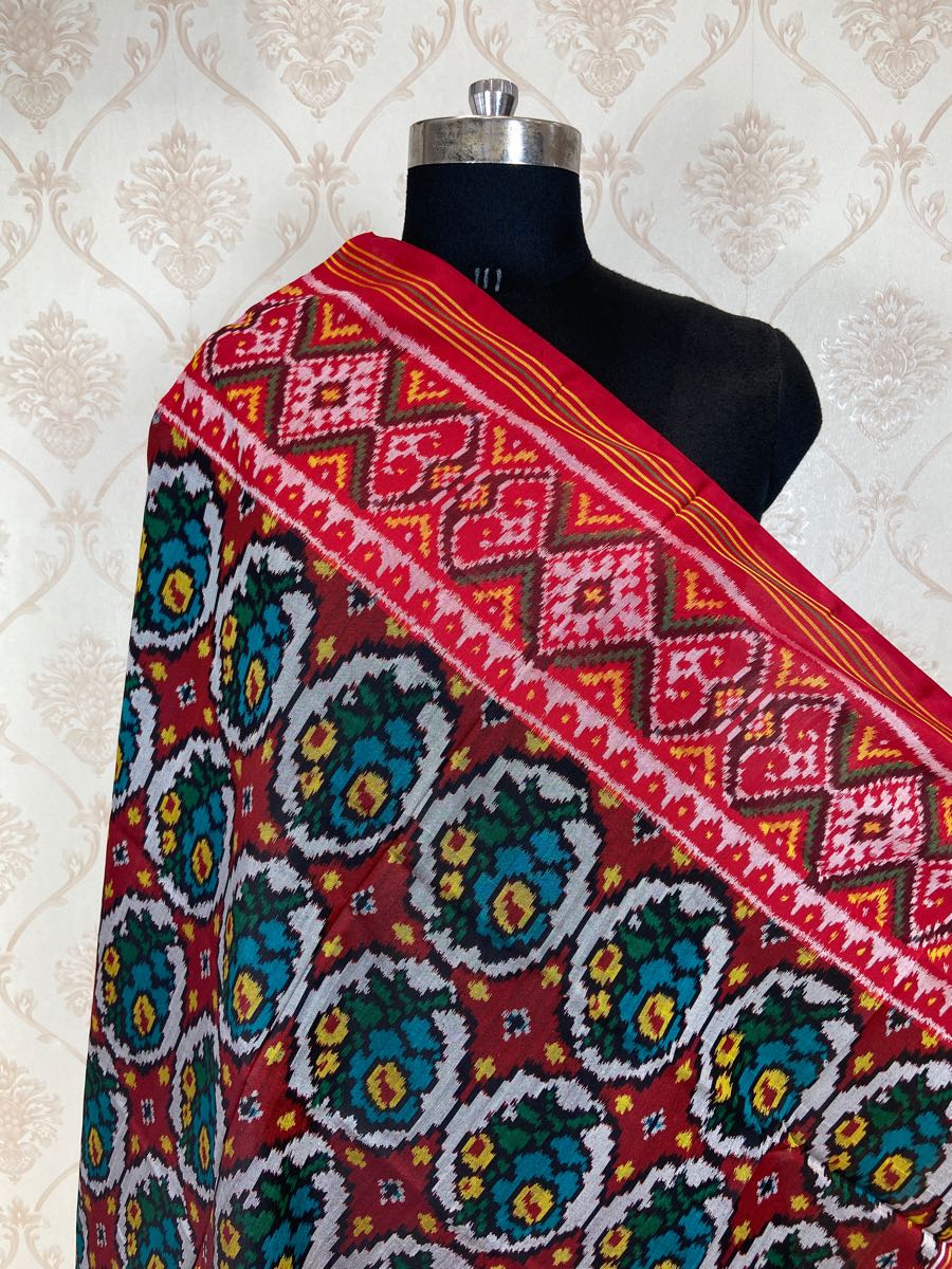 Red and white multicolour flower design patola dupatta - SindhoiPatolaArt