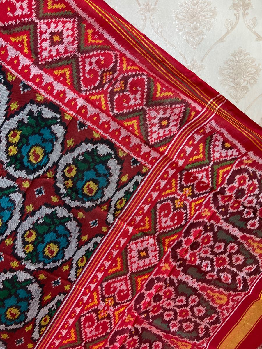 Red and white multicolour flower design patola dupatta - SindhoiPatolaArt