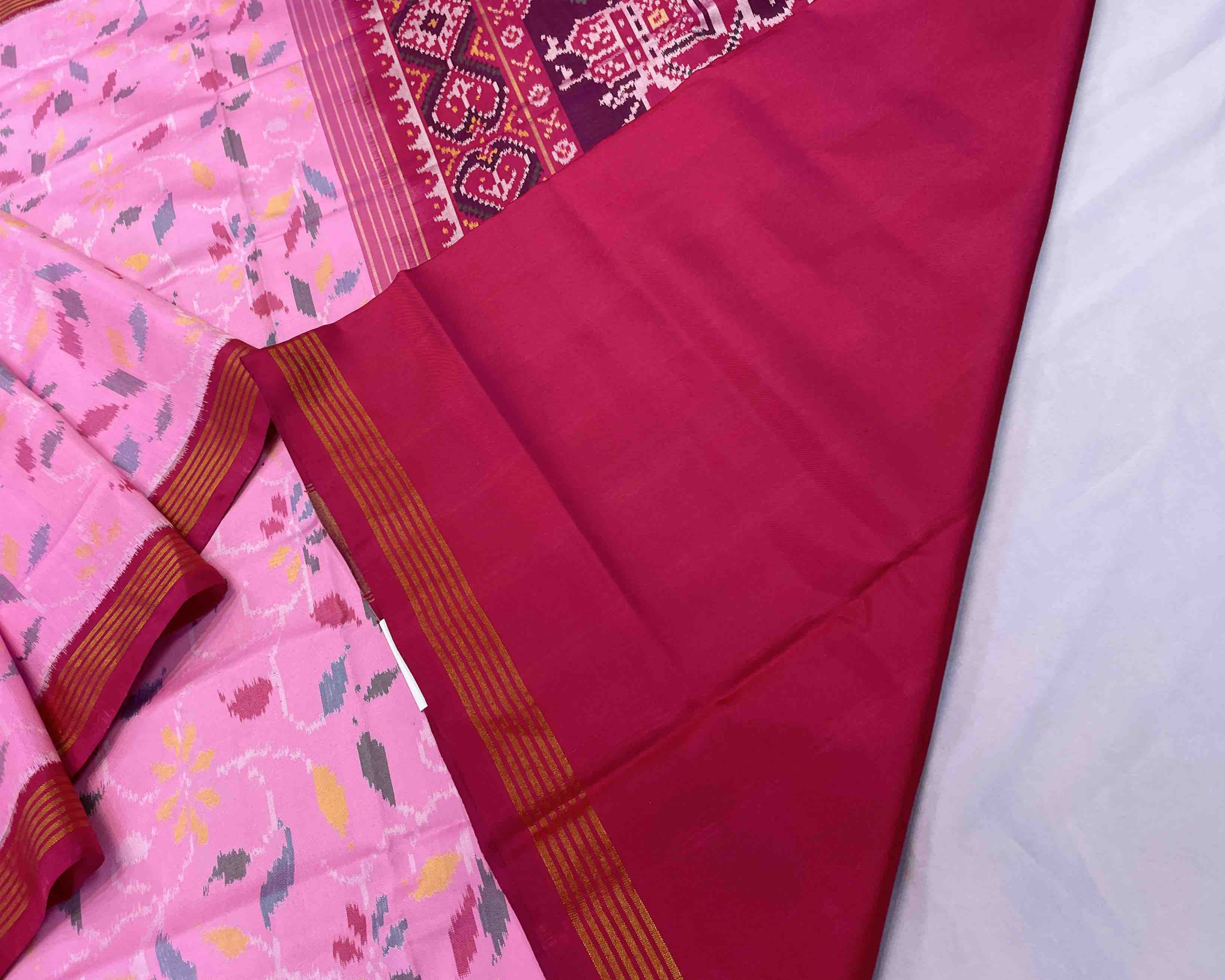 light pink creeper leaf design with pink pallu patola saree - SindhoiPatolaArt