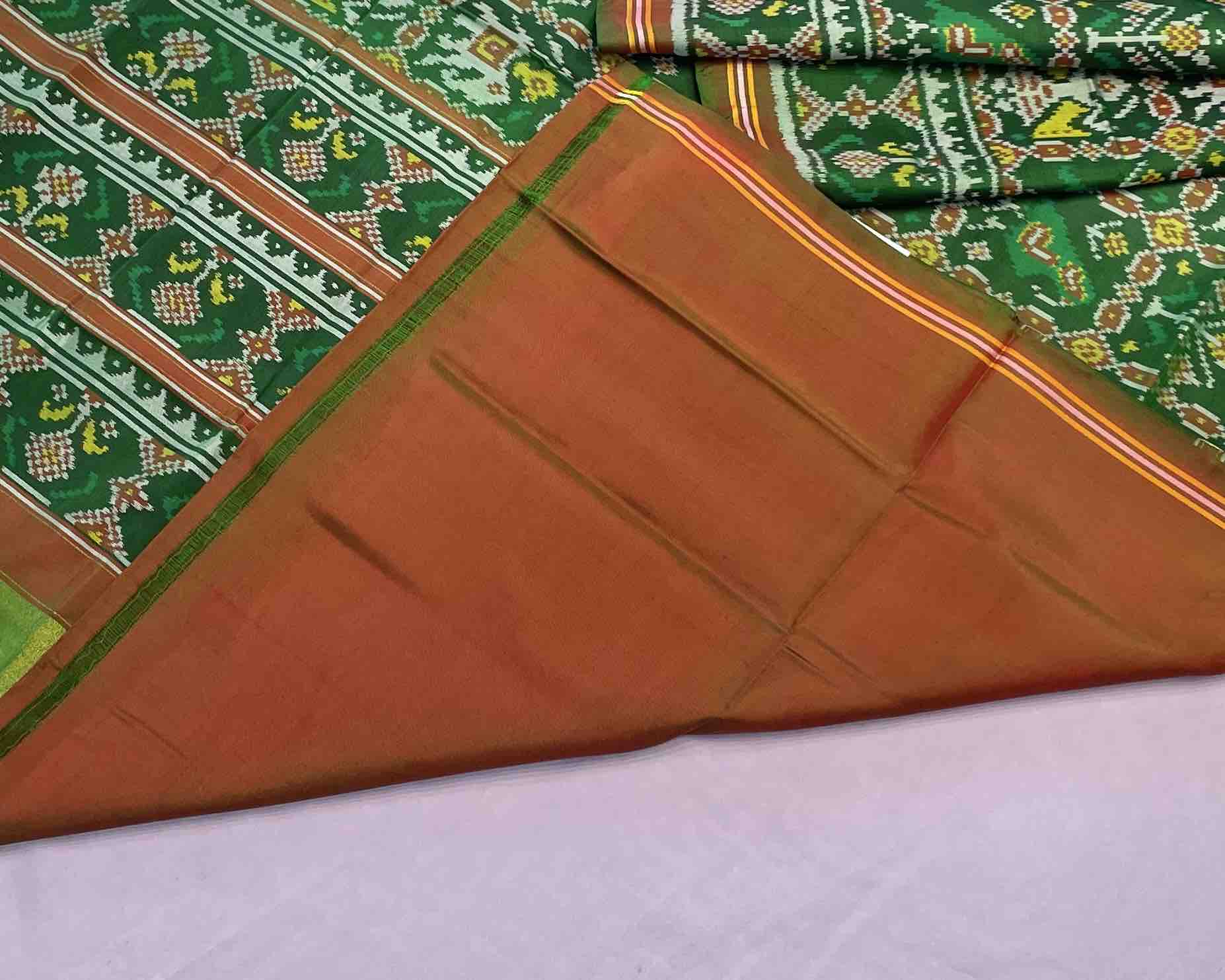 green narikunj design patola saree - SindhoiPatolaArt