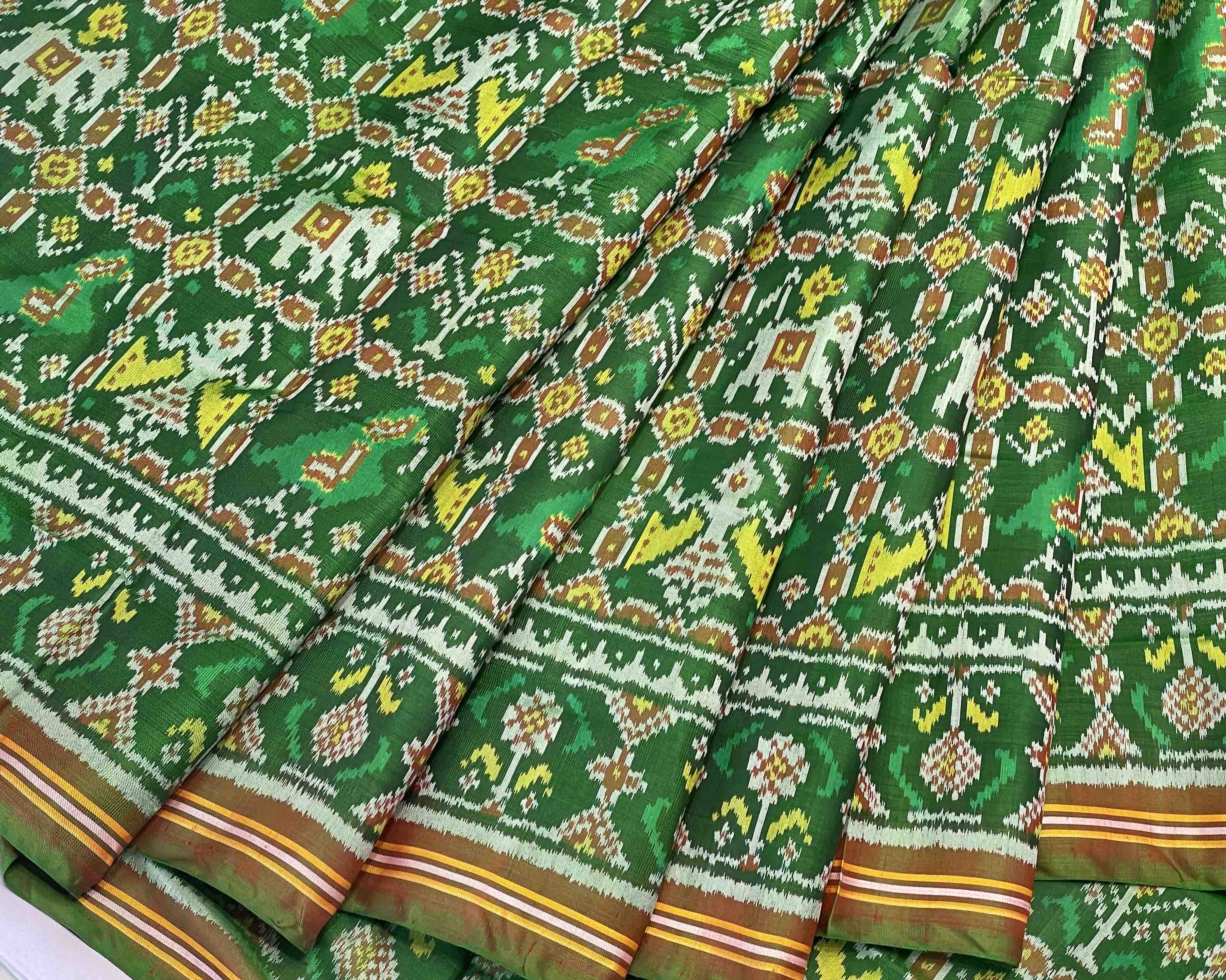 green narikunj design patola saree - SindhoiPatolaArt