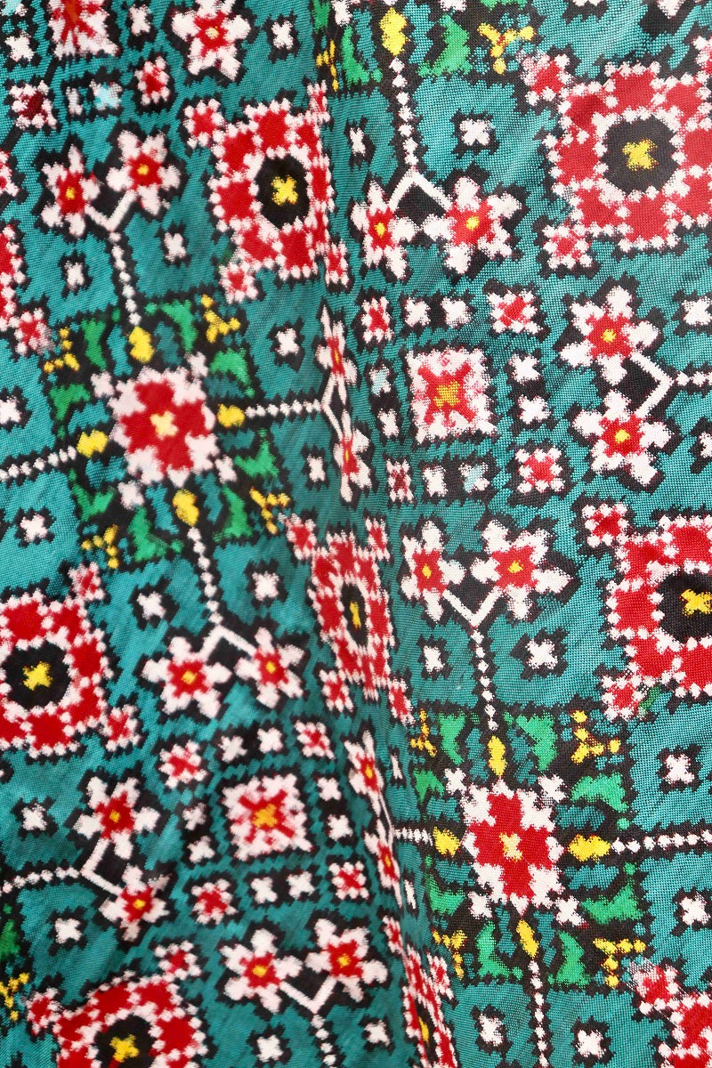 Rama green navratna design patola dupatta - SindhoiPatolaArt